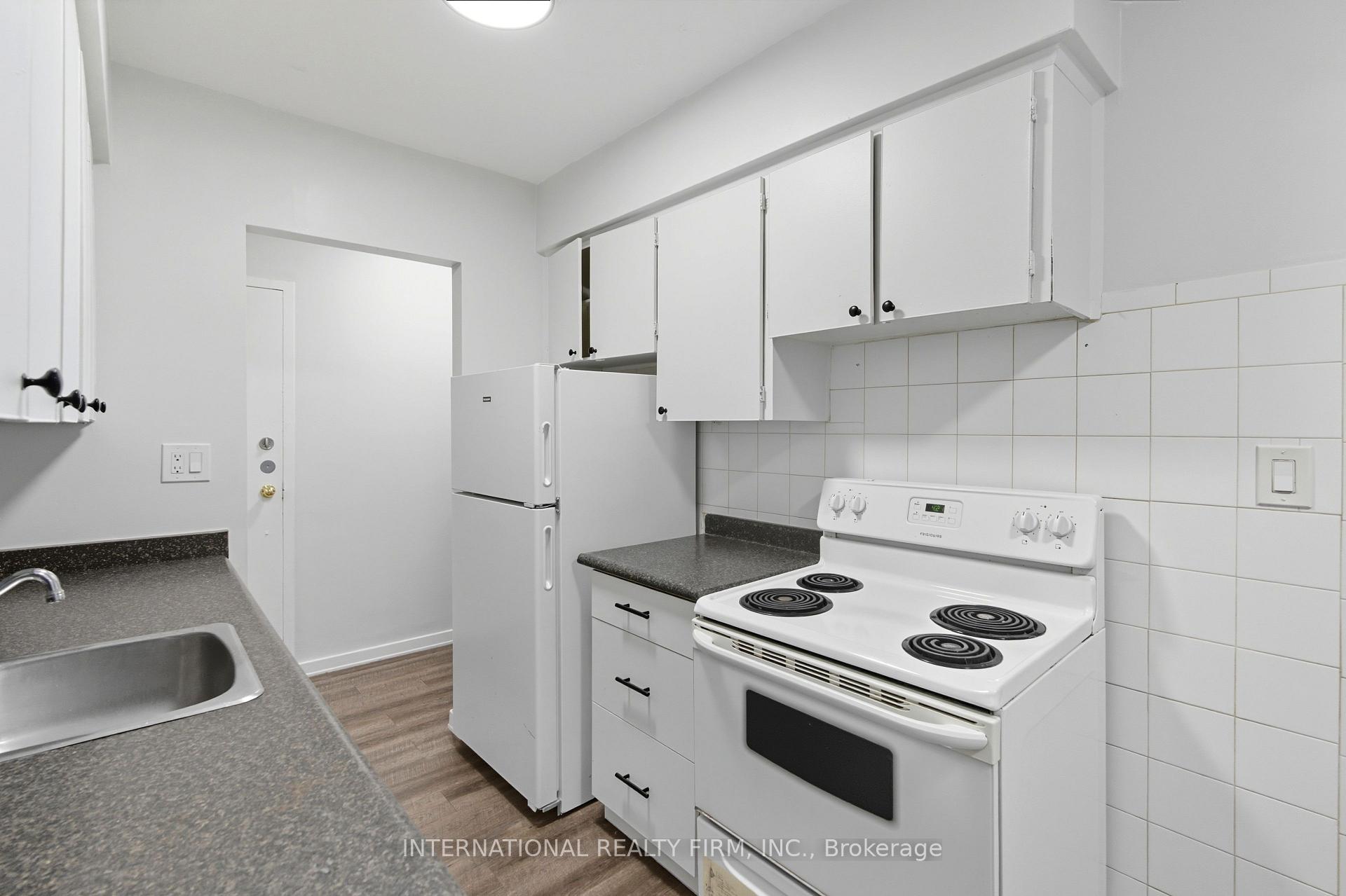 Photo 18 of 103 Emerald Street S, Hamilton, Stinson — HOMEH