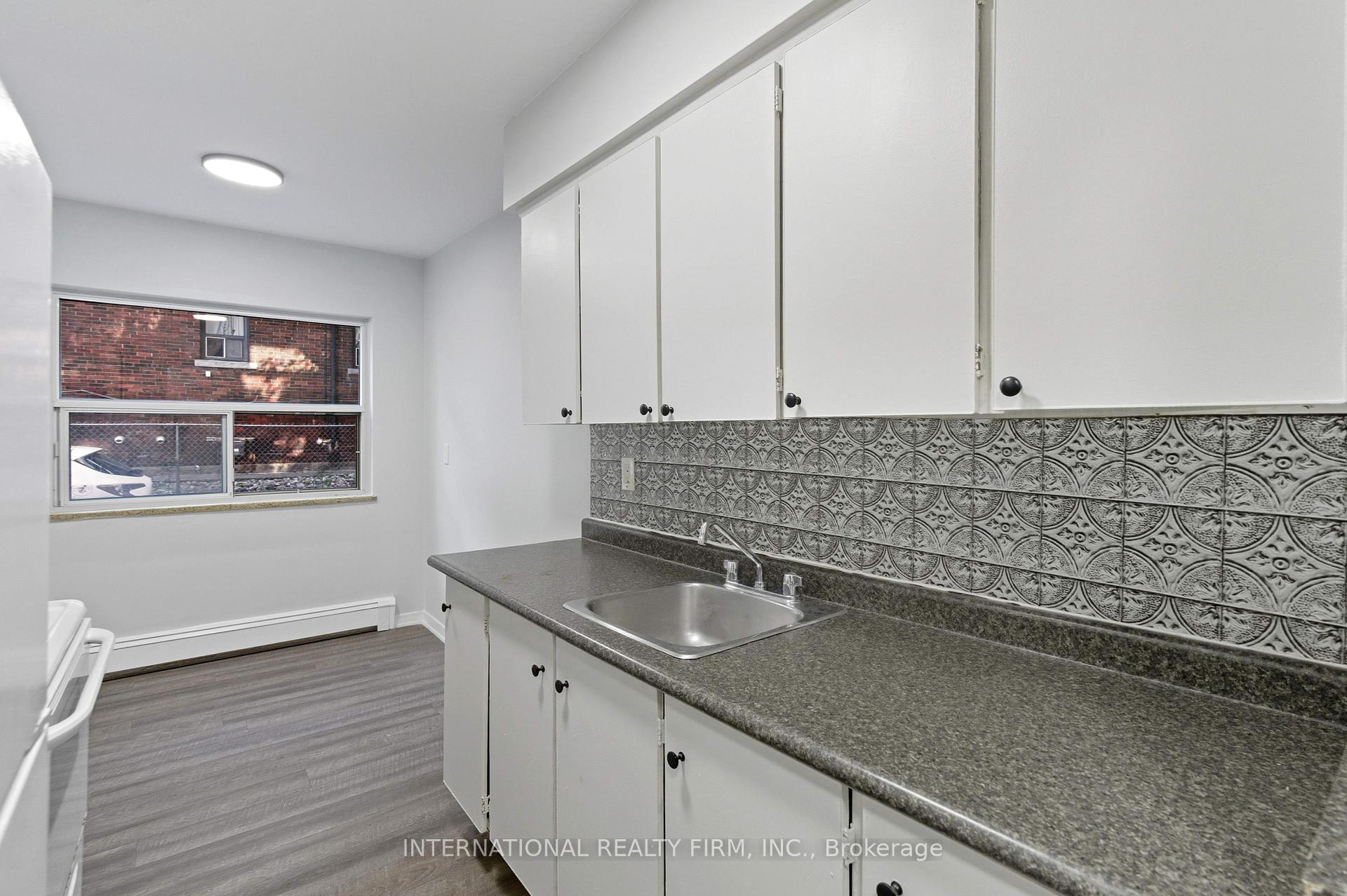 Photo 20 of 103 Emerald Street S, Hamilton, Stinson — HOMEH