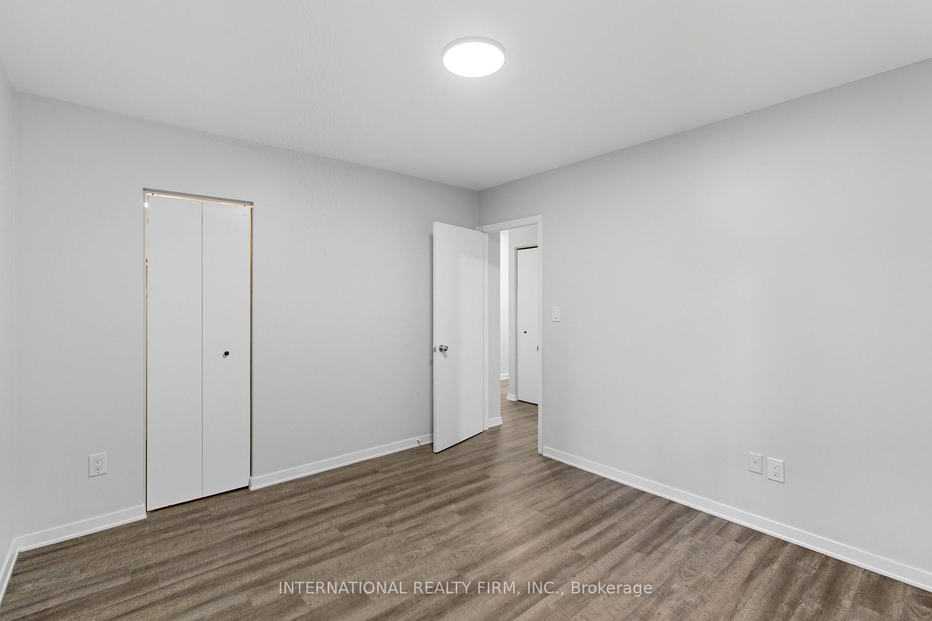 Photo 23 of 103 Emerald Street S, Hamilton, Stinson — HOMEH