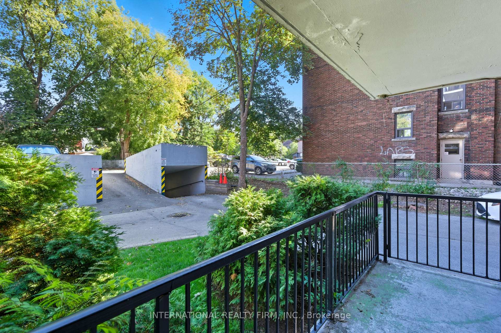 Photo 30 of 103 Emerald Street S, Hamilton, Stinson — HOMEH