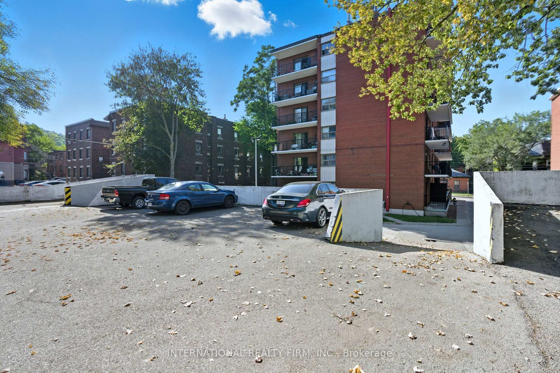 Photo 33 of 103 Emerald Street S, Hamilton, Stinson — HOMEH