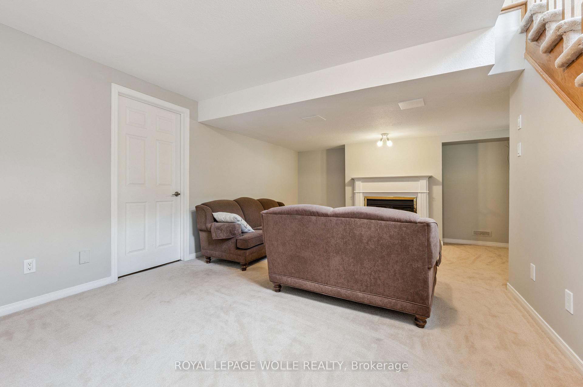 Photo 11 of Unit 9, 28 Doon Mills Drive, Kitchener — HOMEH