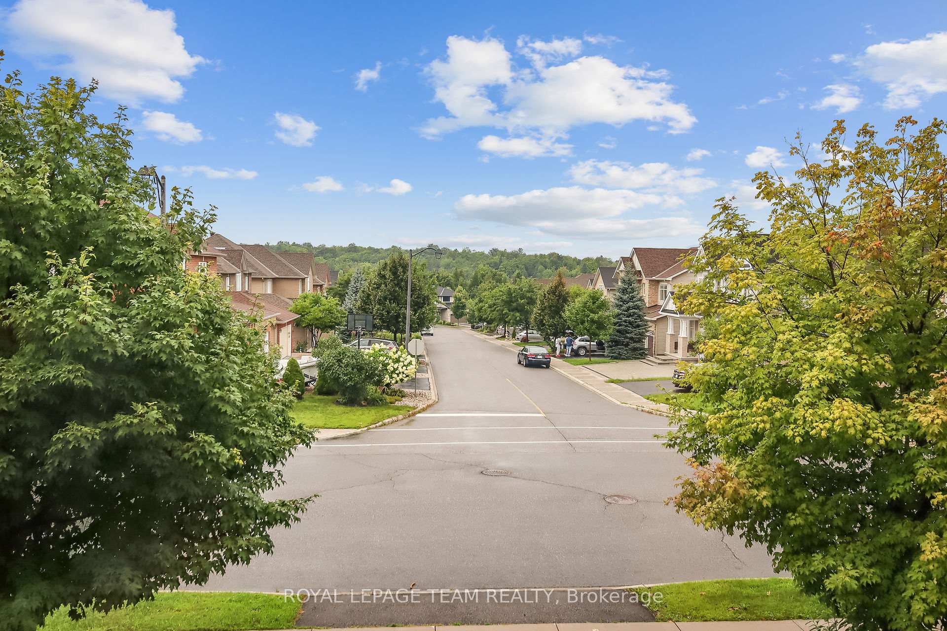 Photo 3 of 270 Keyrock Drive, Ottawa, Kanata - Kanata Lakes/Heritage Hills — HOMEH