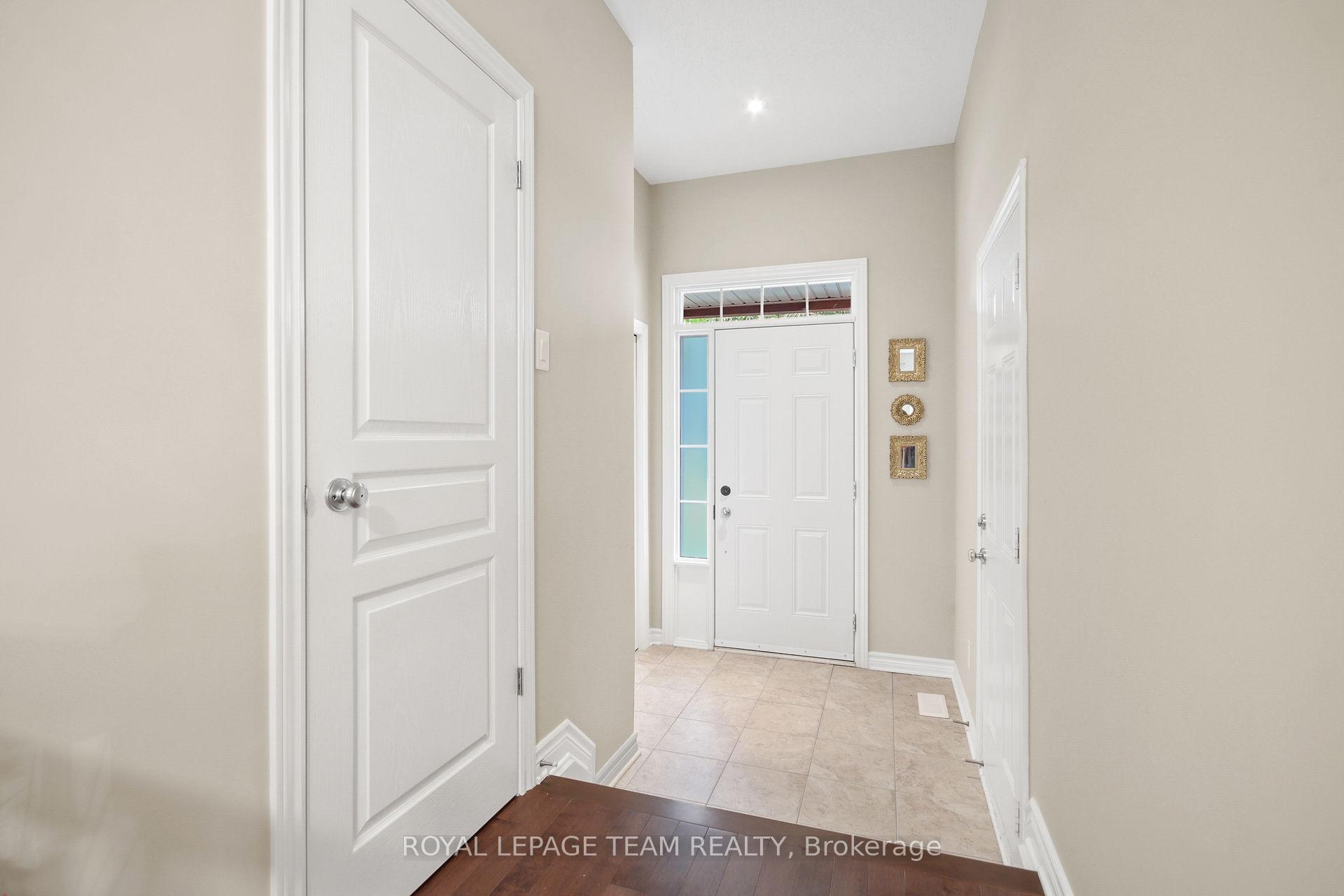 Photo 5 of 270 Keyrock Drive, Ottawa, Kanata - Kanata Lakes/Heritage Hills — HOMEH