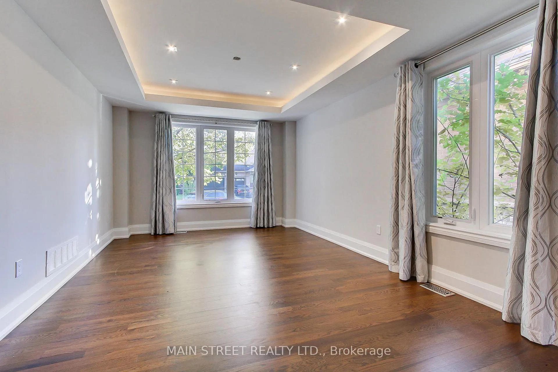 Photo 5 of 36 Adastra Crescent, Markham, Victoria Manor-Jennings Gate — HOMEH