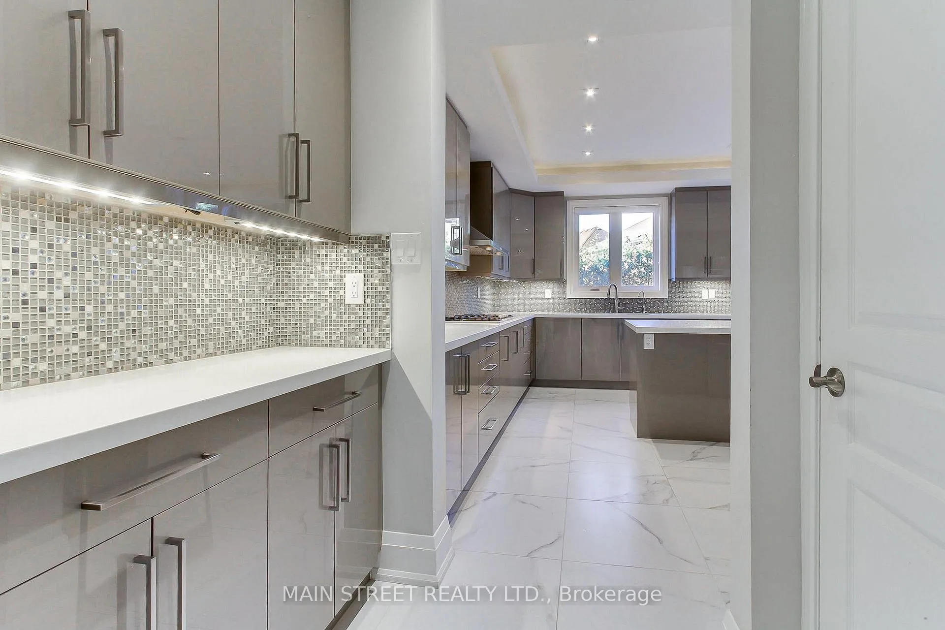 Photo 10 of 36 Adastra Crescent, Markham, Victoria Manor-Jennings Gate — HOMEH