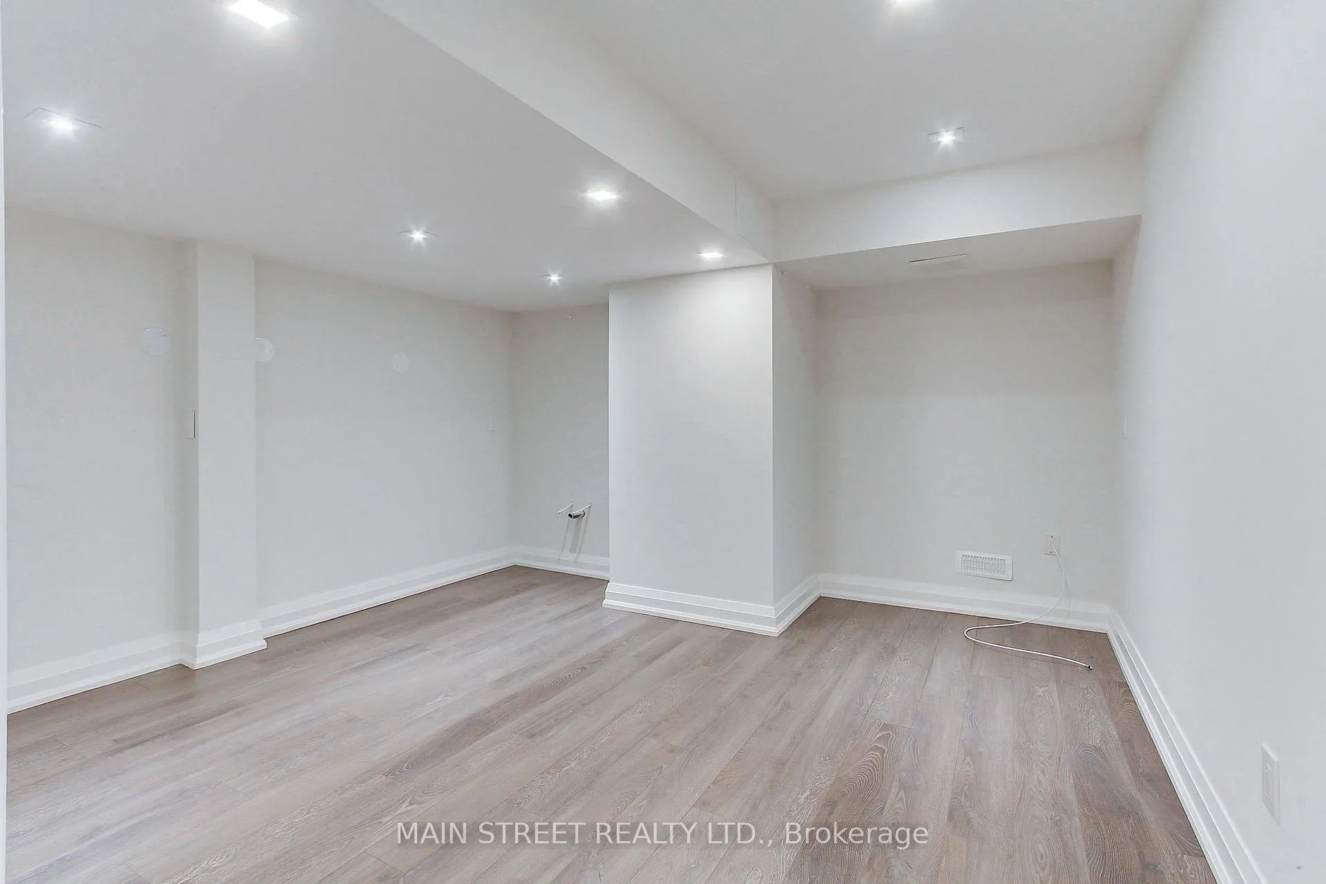 Photo 44 of 36 Adastra Crescent, Markham, Victoria Manor-Jennings Gate — HOMEH