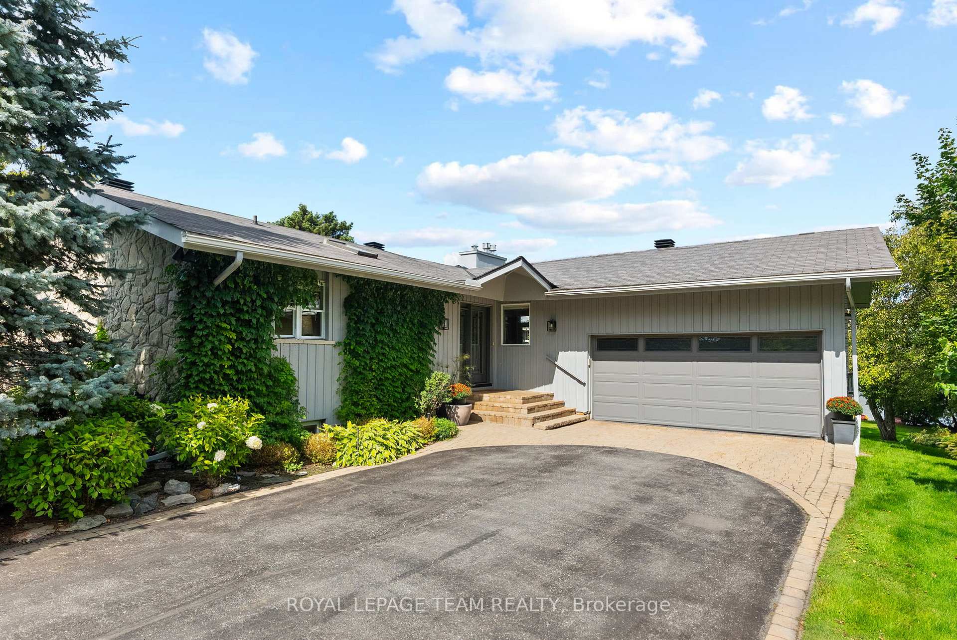 Photo 5 of 5409 Riverside Crescent, Ottawa, Manotick Long Island & Nicholls Island — HOMEH