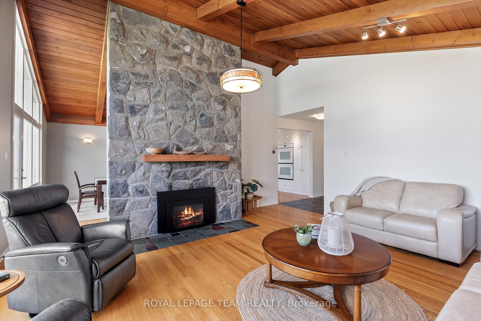 Photo 9 of 5409 Riverside Crescent, Ottawa, Manotick Long Island & Nicholls Island — HOMEH