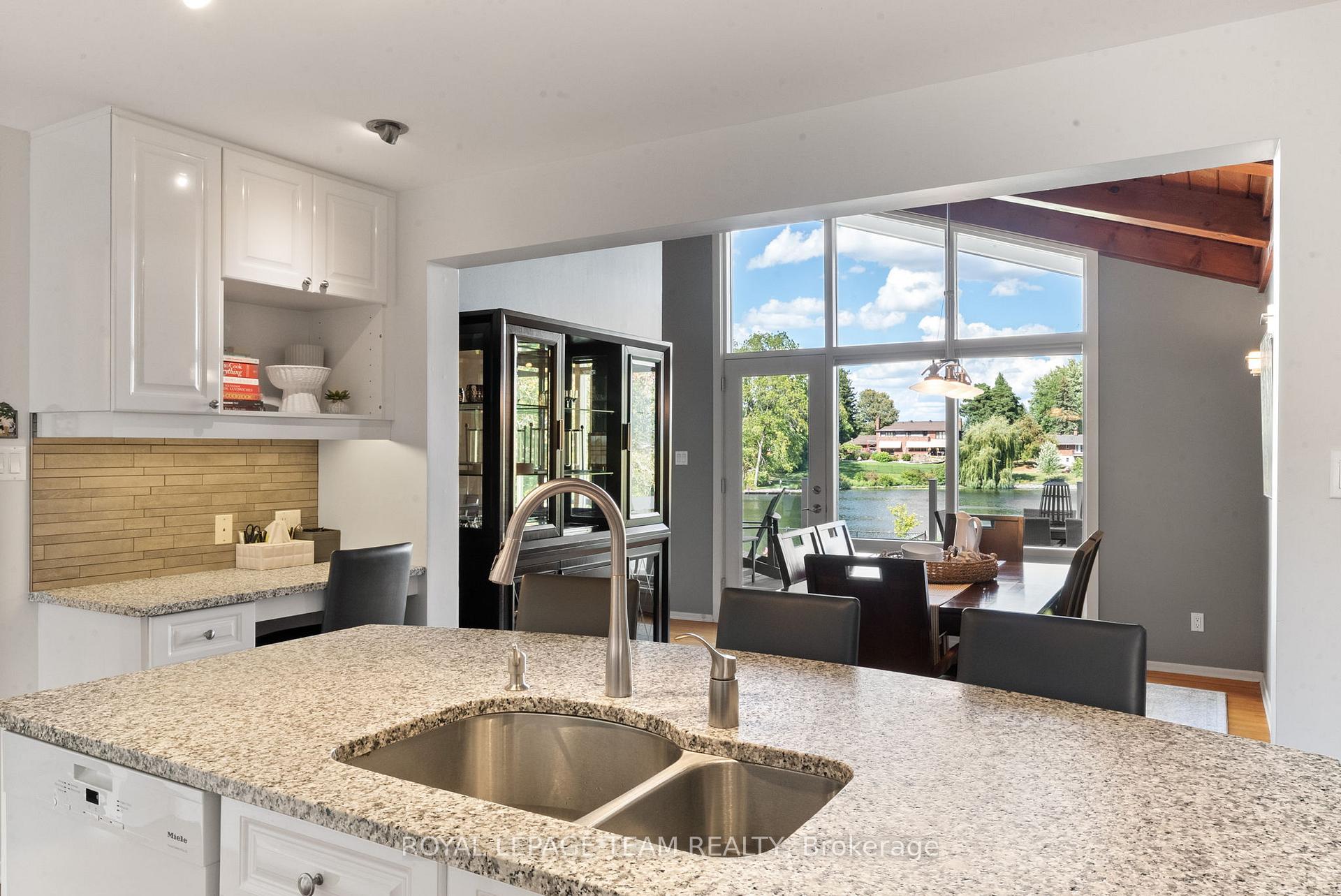 Photo 12 of 5409 Riverside Crescent, Ottawa, Manotick Long Island & Nicholls Island — HOMEH