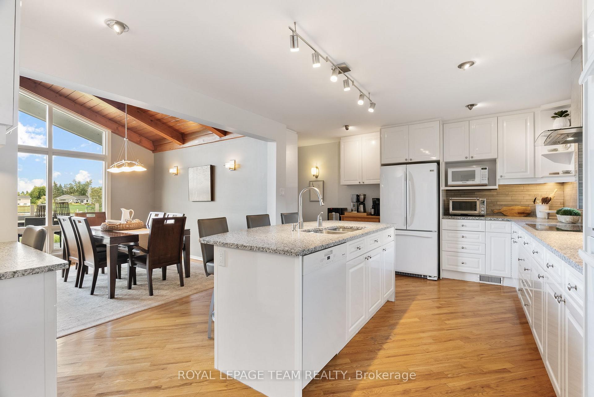 Photo 14 of 5409 Riverside Crescent, Ottawa, Manotick Long Island & Nicholls Island — HOMEH