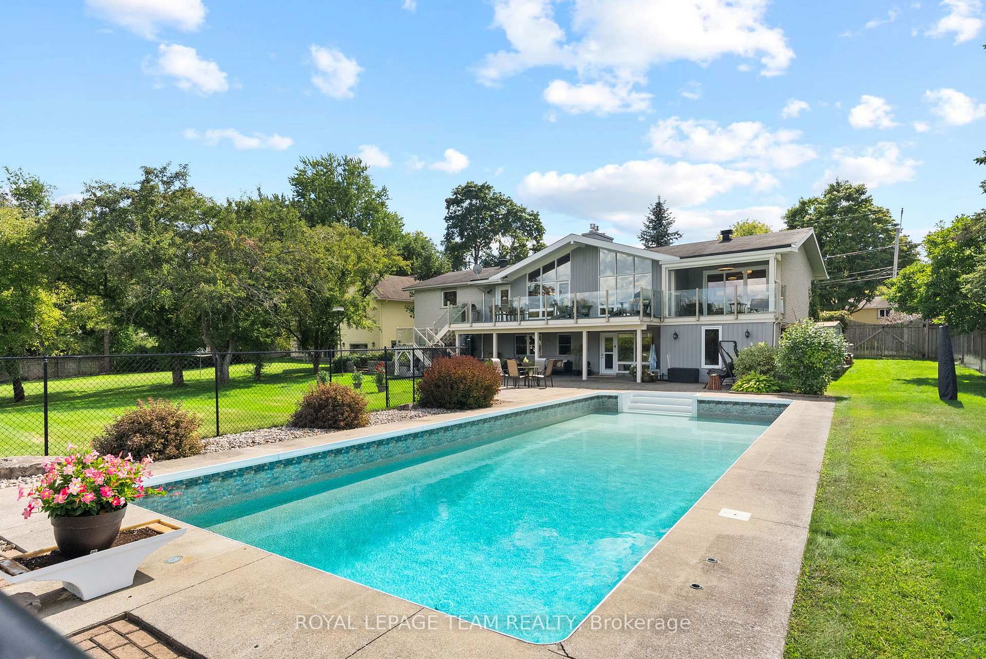 Photo 48 of 5409 Riverside Crescent, Ottawa, Manotick Long Island & Nicholls Island — HOMEH
