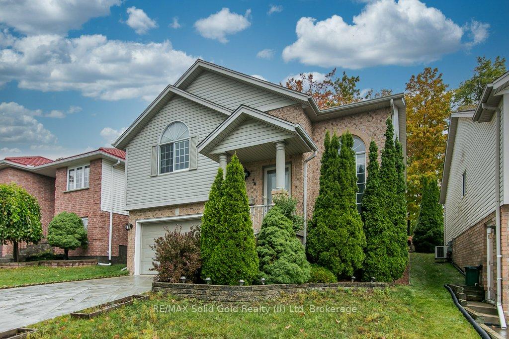 Photo 2 of 36 Dunnigan Drive, Kitchener — HOMEH