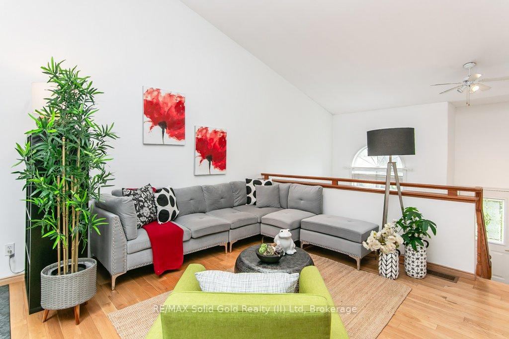 Photo 8 of 36 Dunnigan Drive, Kitchener — HOMEH