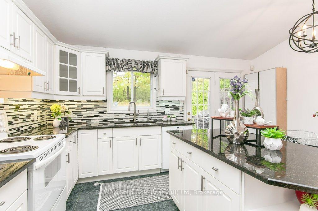 Photo 16 of 36 Dunnigan Drive, Kitchener — HOMEH