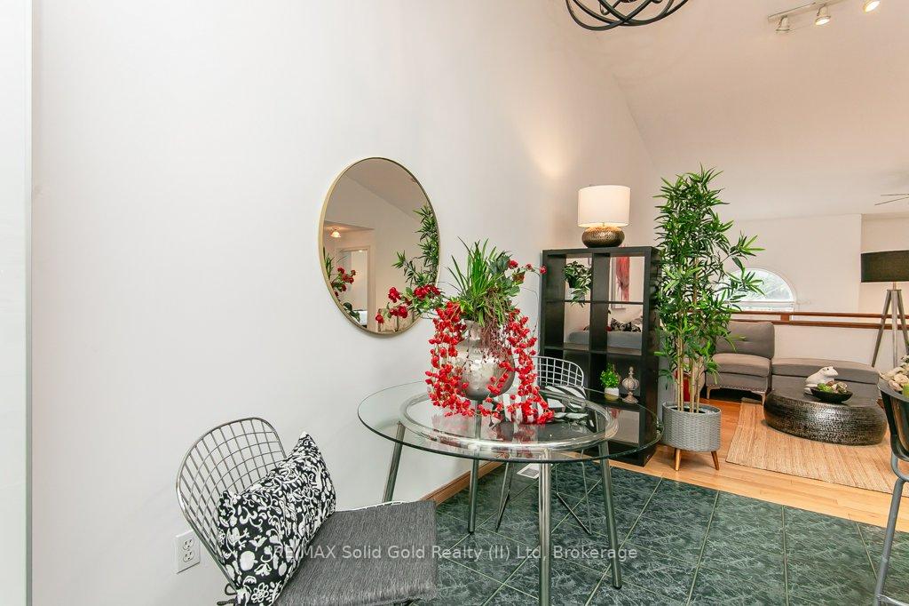 Photo 20 of 36 Dunnigan Drive, Kitchener — HOMEH