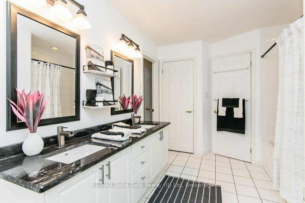 Photo 27 of 36 Dunnigan Drive, Kitchener — HOMEH