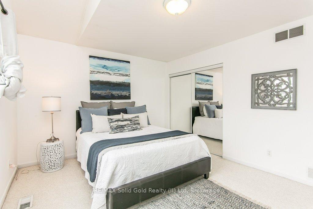 Photo 29 of 36 Dunnigan Drive, Kitchener — HOMEH