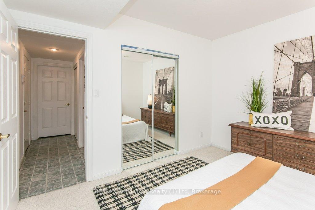 Photo 37 of 36 Dunnigan Drive, Kitchener — HOMEH
