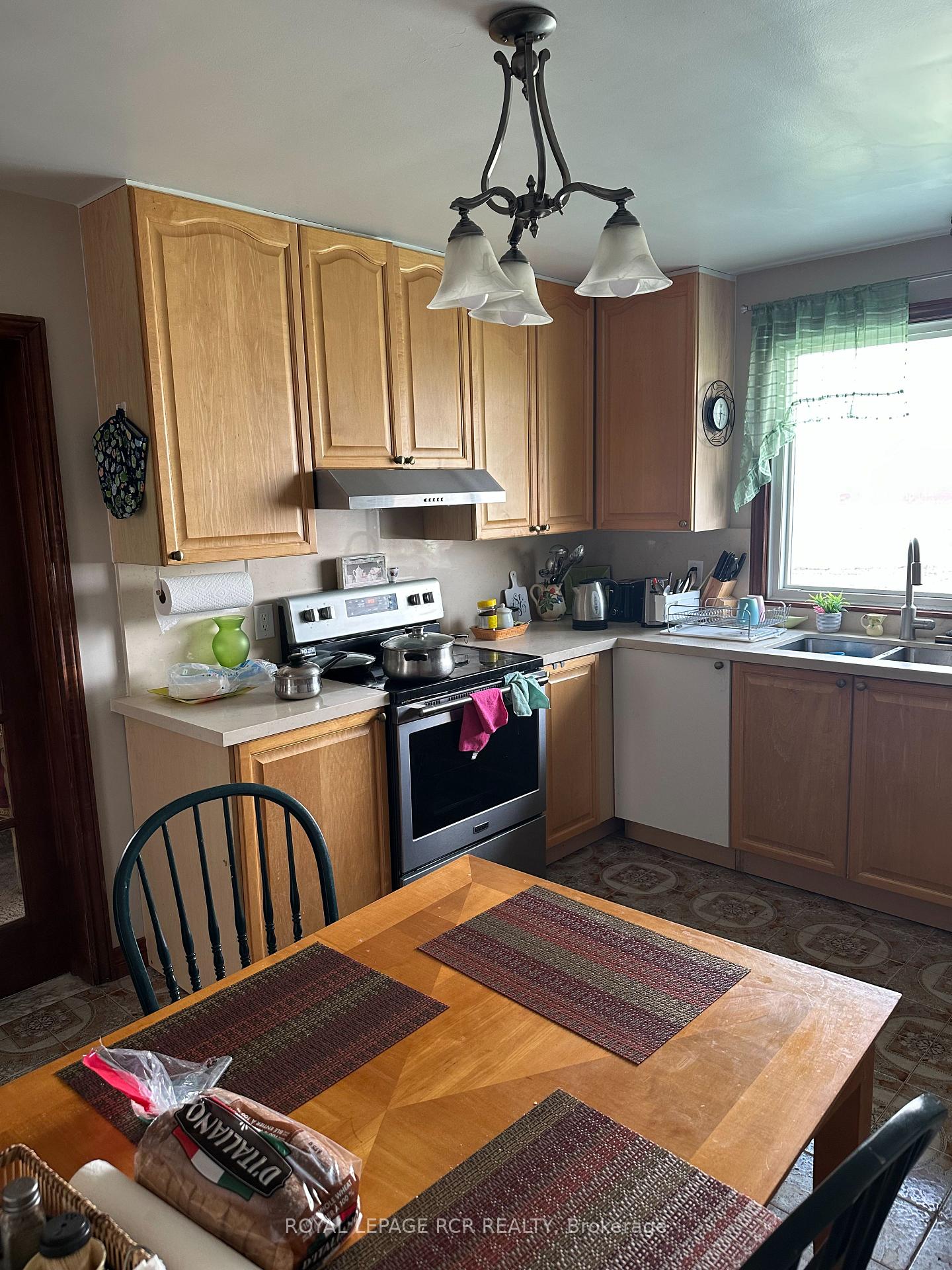 Photo 10 of 30 Aileen Avenue, King, Rural King — HOMEH