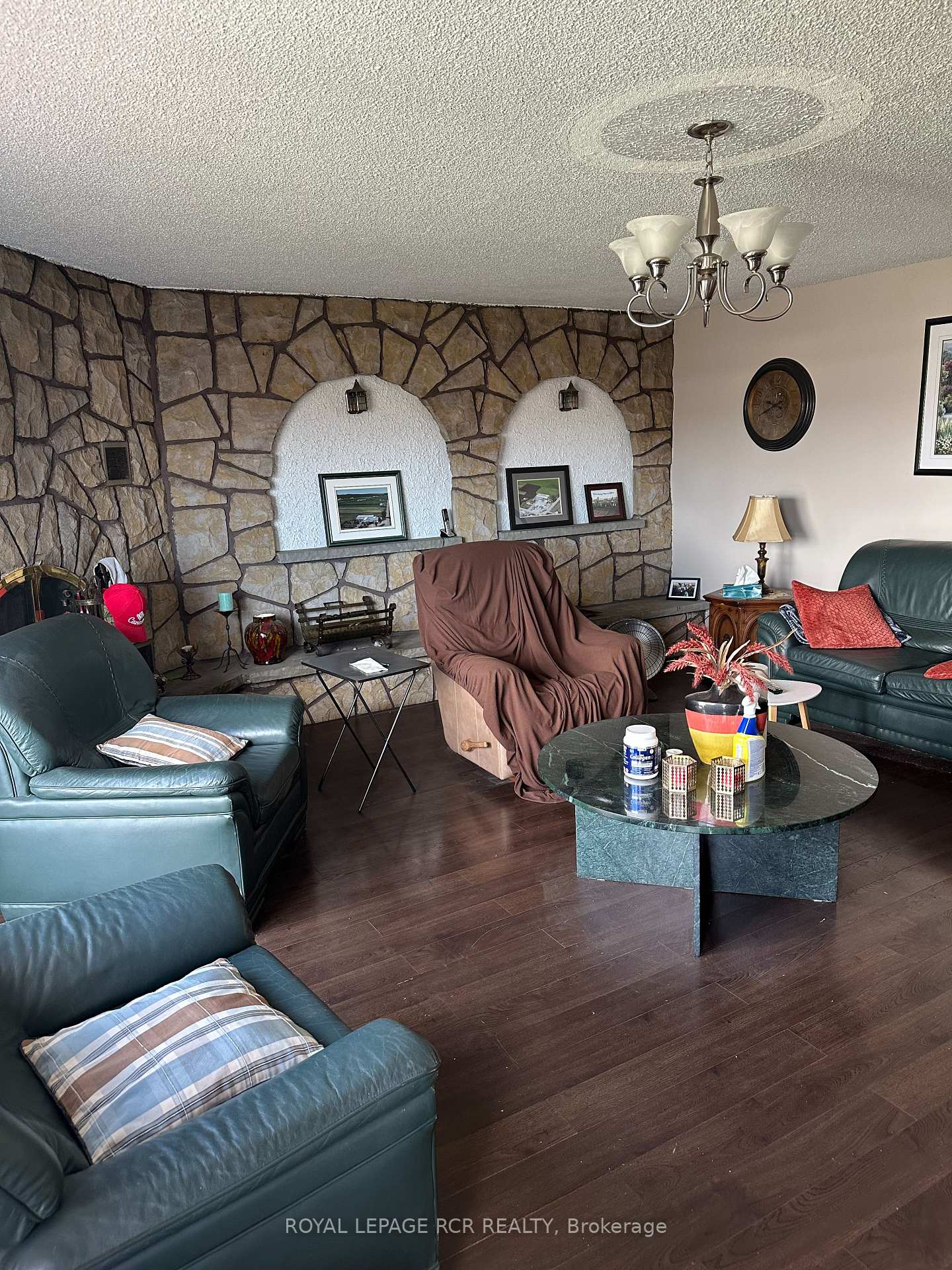 Photo 11 of 30 Aileen Avenue, King, Rural King — HOMEH