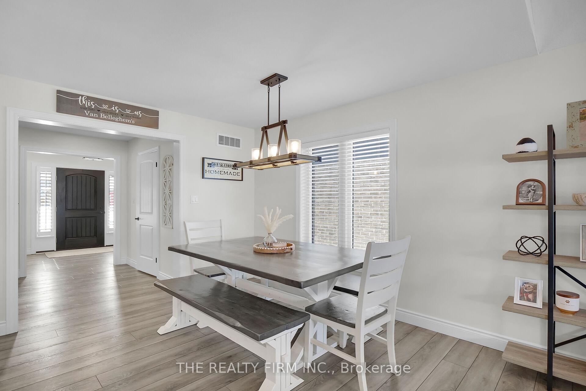 Photo 7 of 102 Gilmour Drive, Lucan Biddulph, Lucan — HOMEH