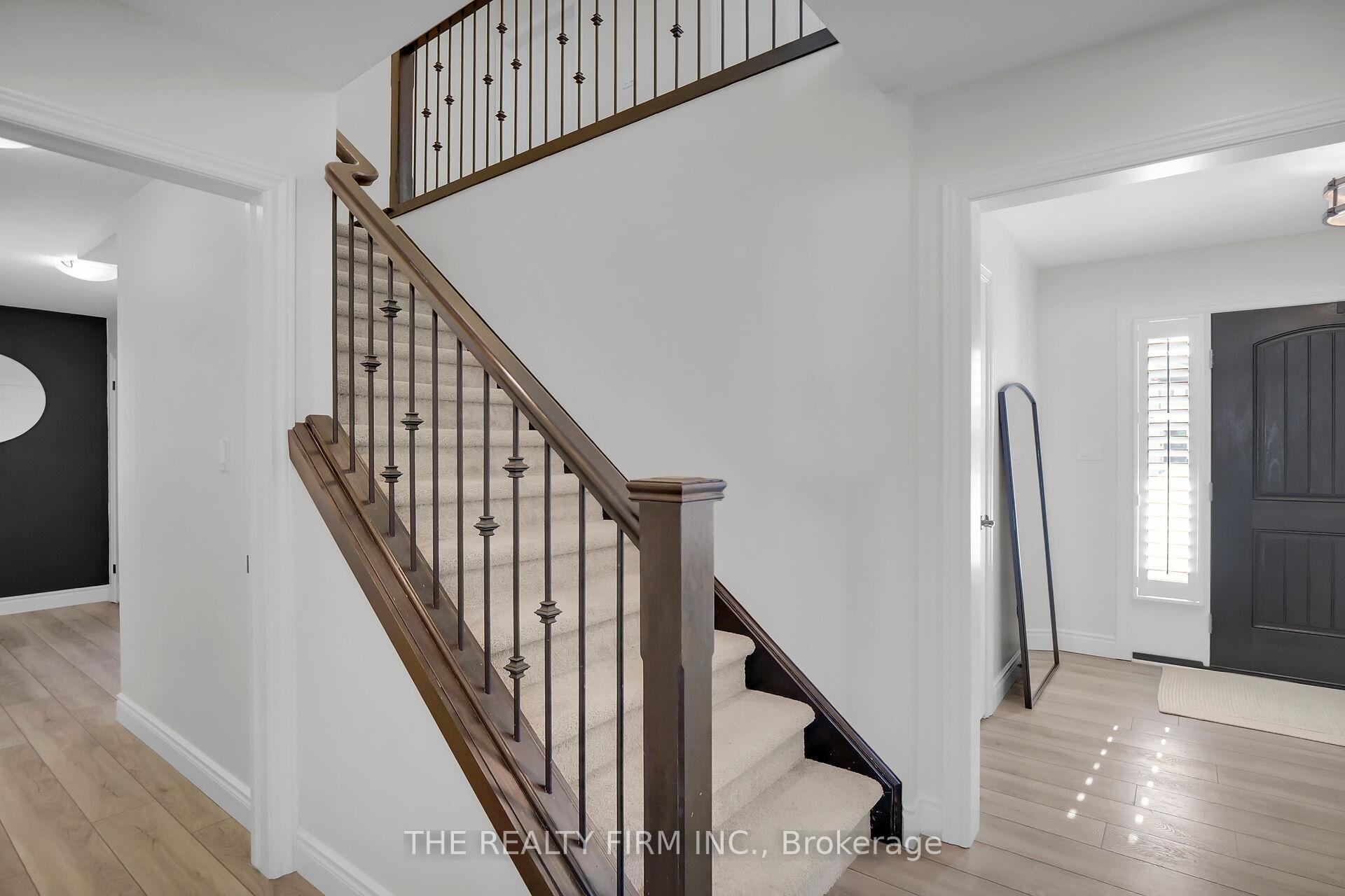 Photo 15 of 102 Gilmour Drive, Lucan Biddulph, Lucan — HOMEH