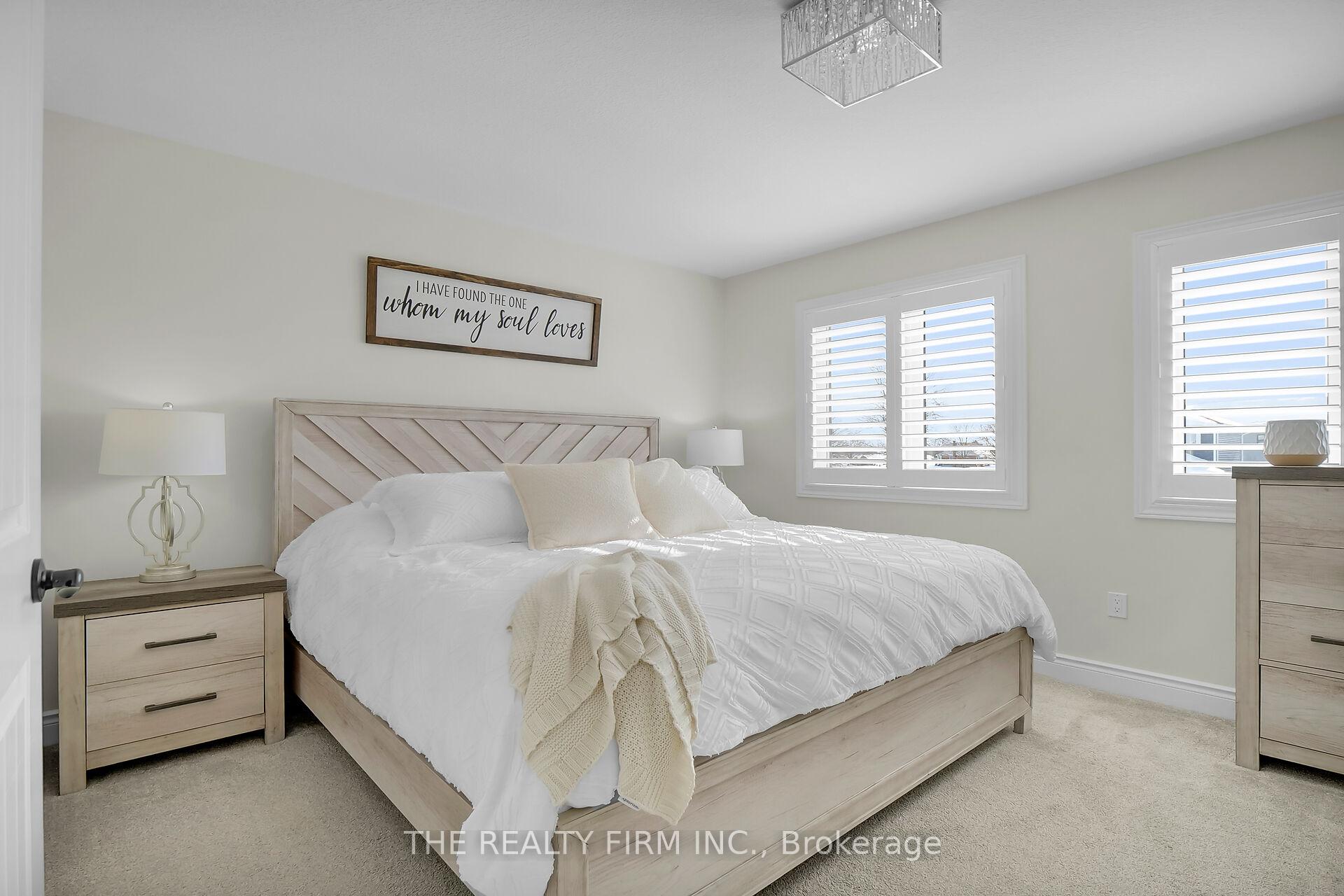 Photo 17 of 102 Gilmour Drive, Lucan Biddulph, Lucan — HOMEH