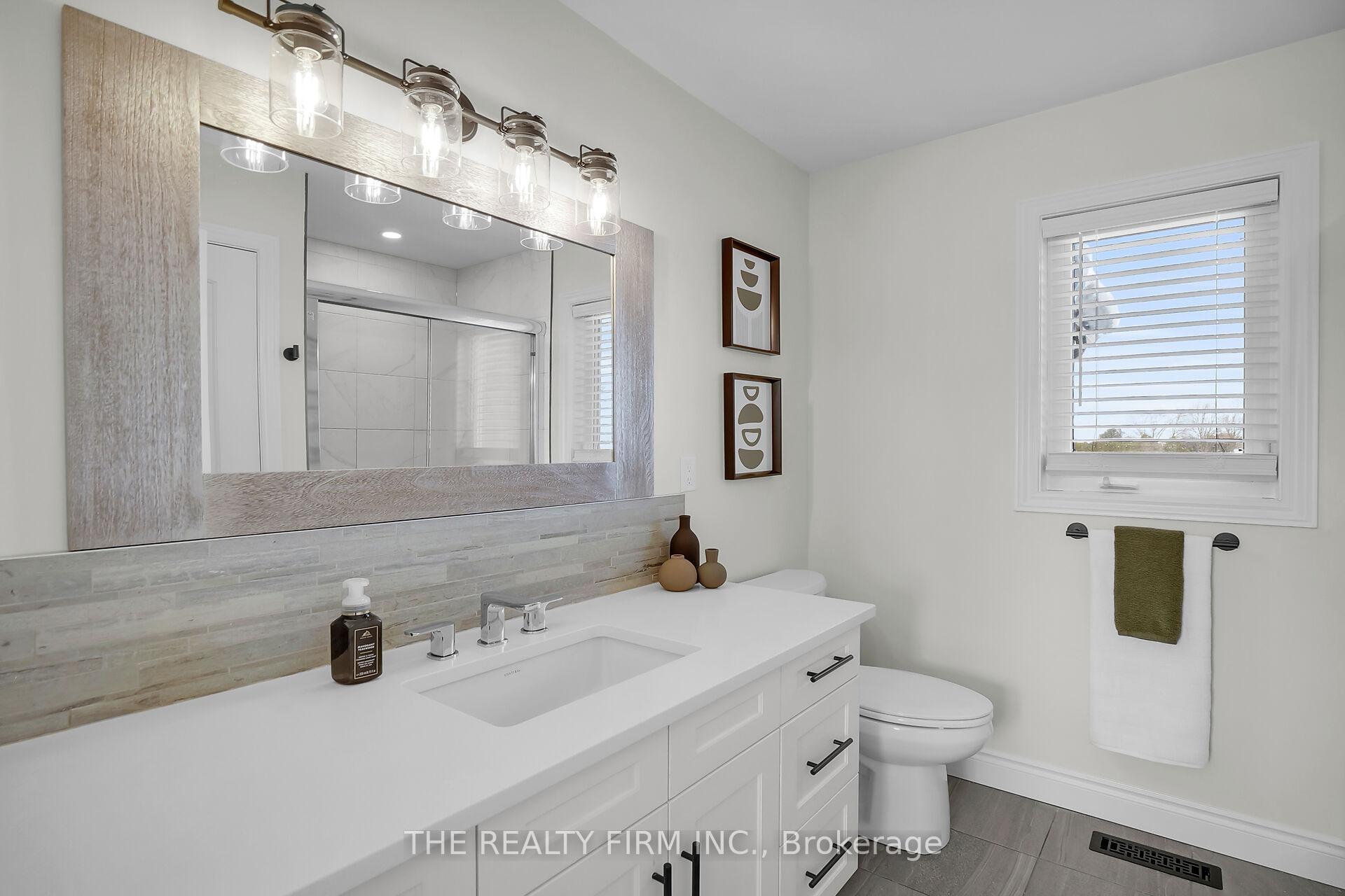 Photo 22 of 102 Gilmour Drive, Lucan Biddulph, Lucan — HOMEH