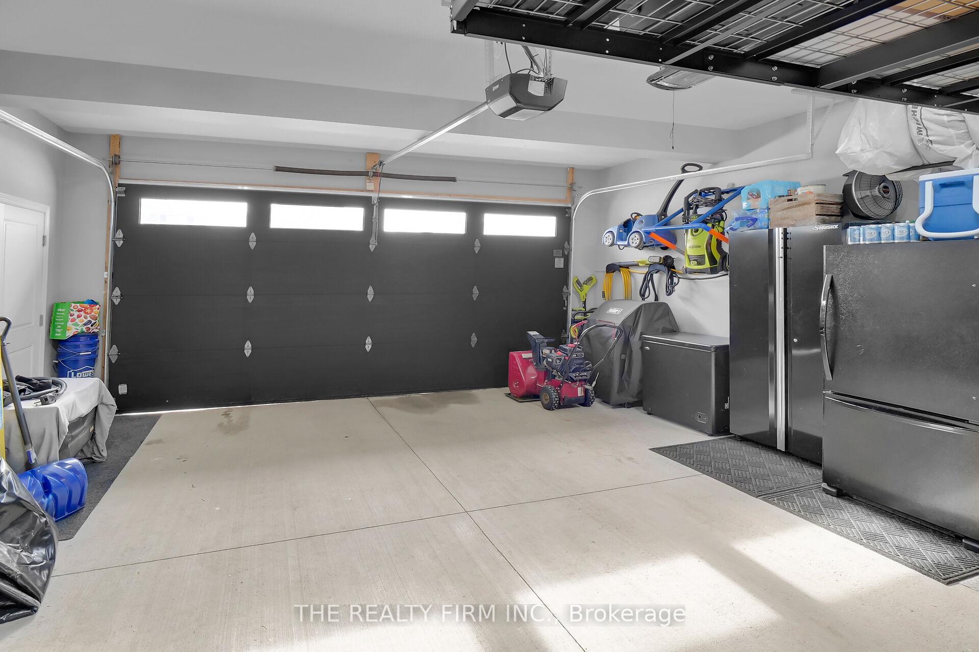 Photo 30 of 102 Gilmour Drive, Lucan Biddulph, Lucan — HOMEH