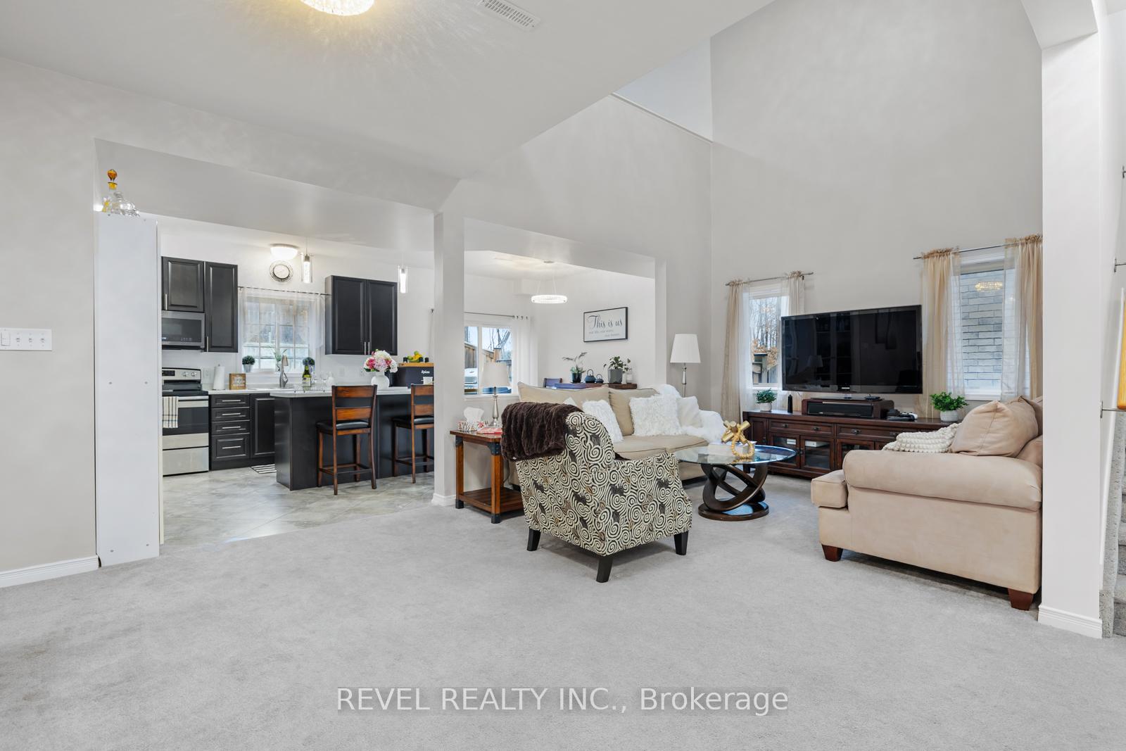 Photo 4 of 1254 Leslie Drive, Innisfil, Alcona — HOMEH