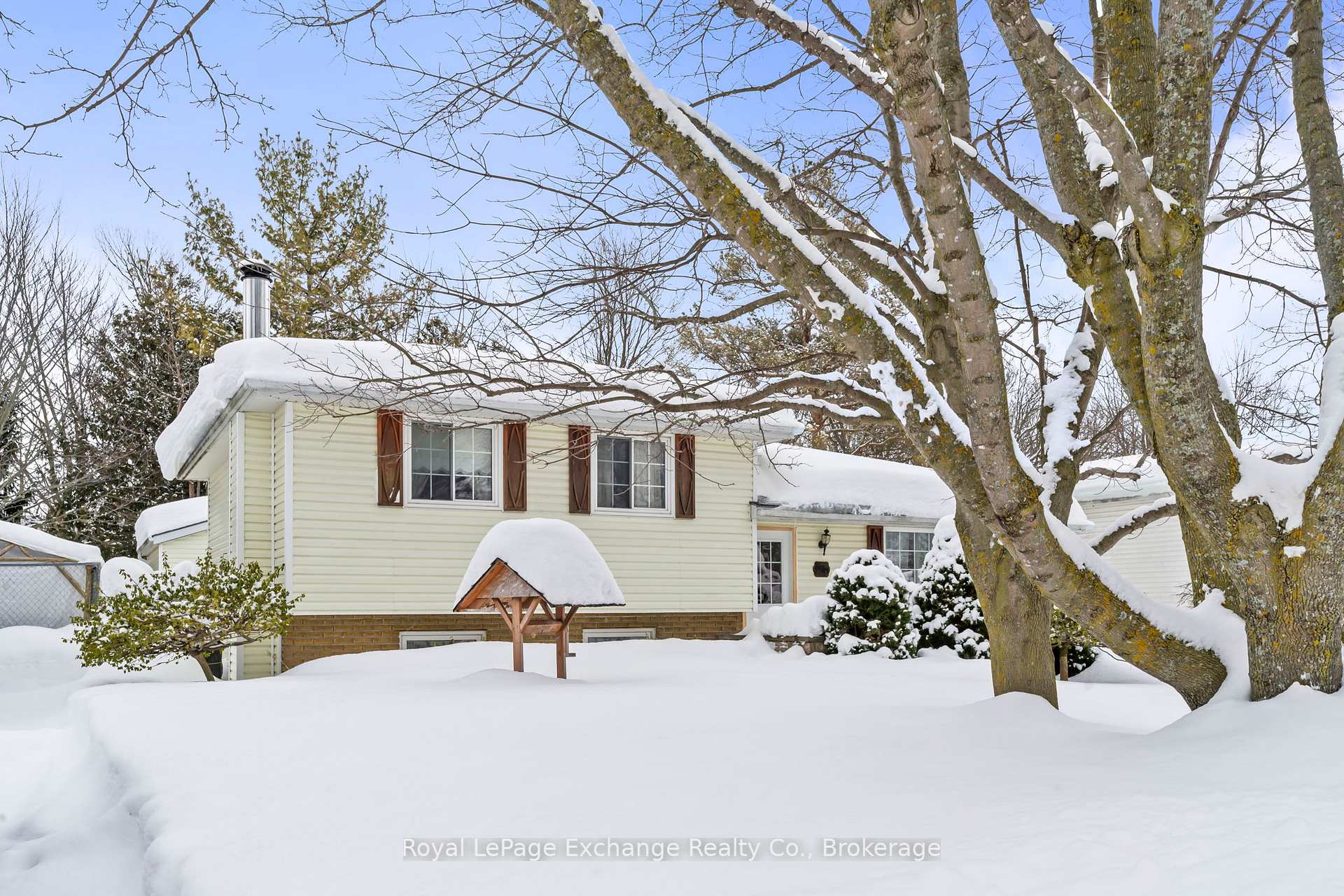 Photo 3 of 679 Scott Street, Kincardine — HOMEH