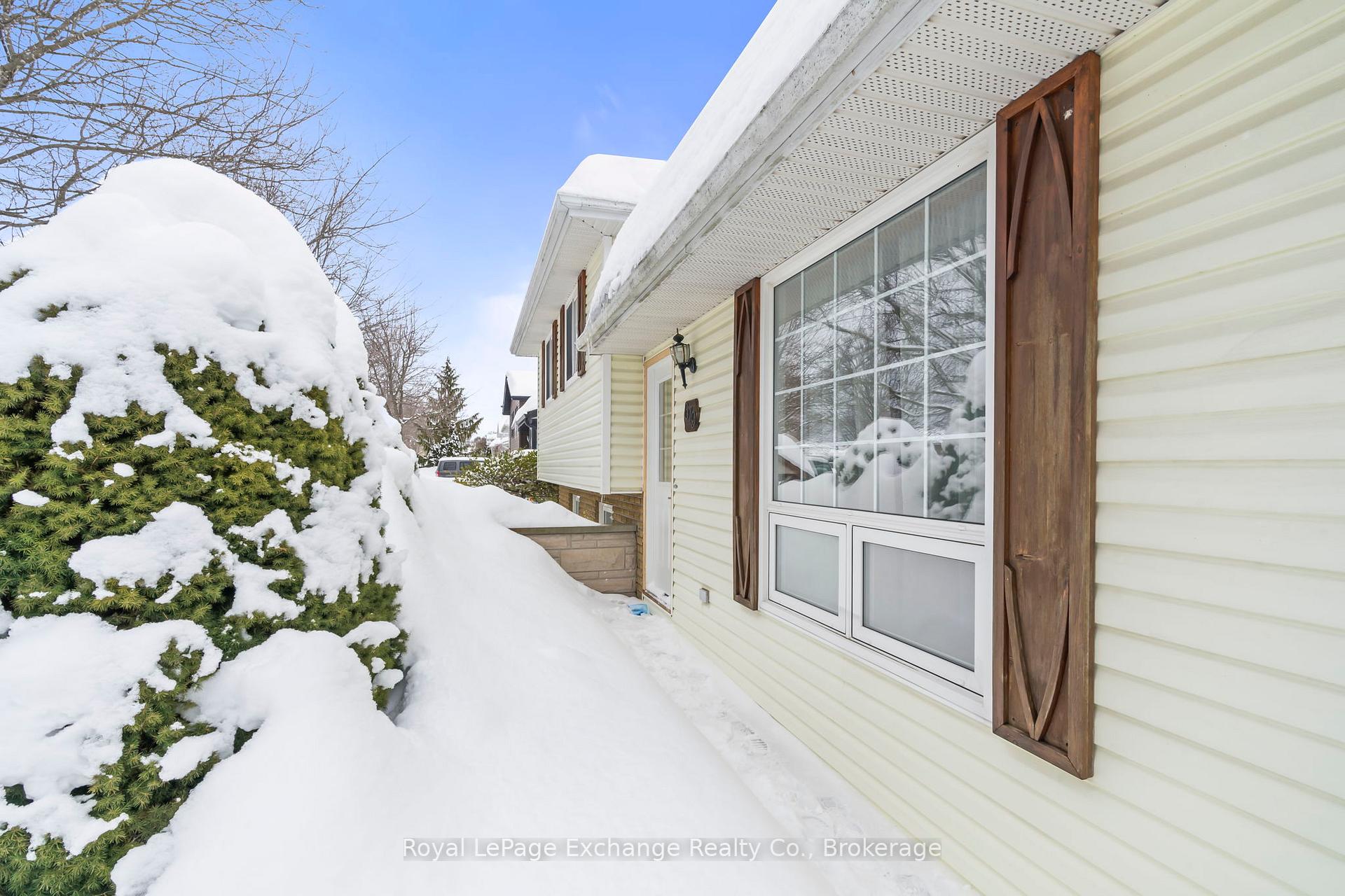 Photo 5 of 679 Scott Street, Kincardine — HOMEH