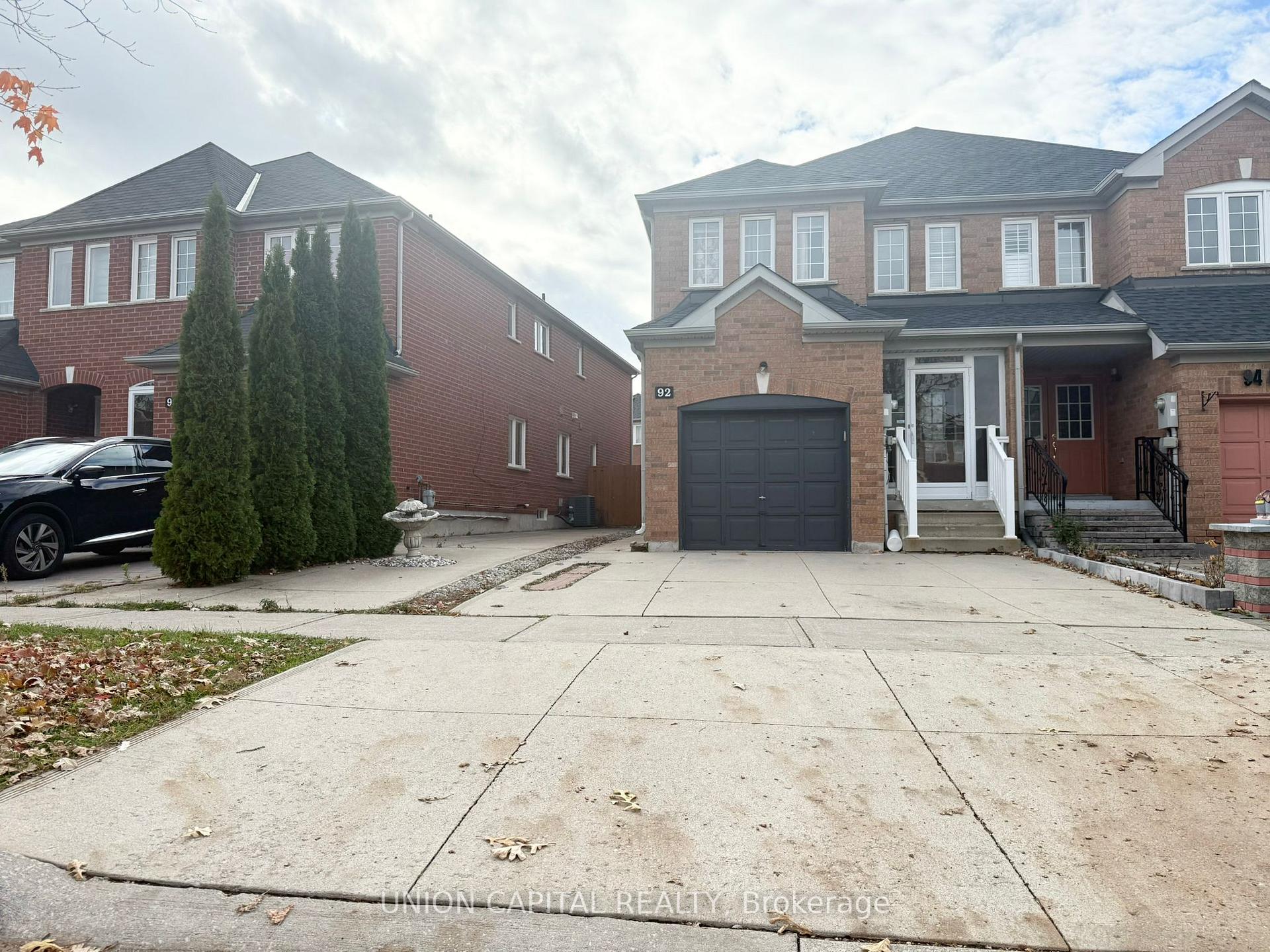 Photo 2 of 92 Guinevere Road, Markham, Cedarwood — HOMEH