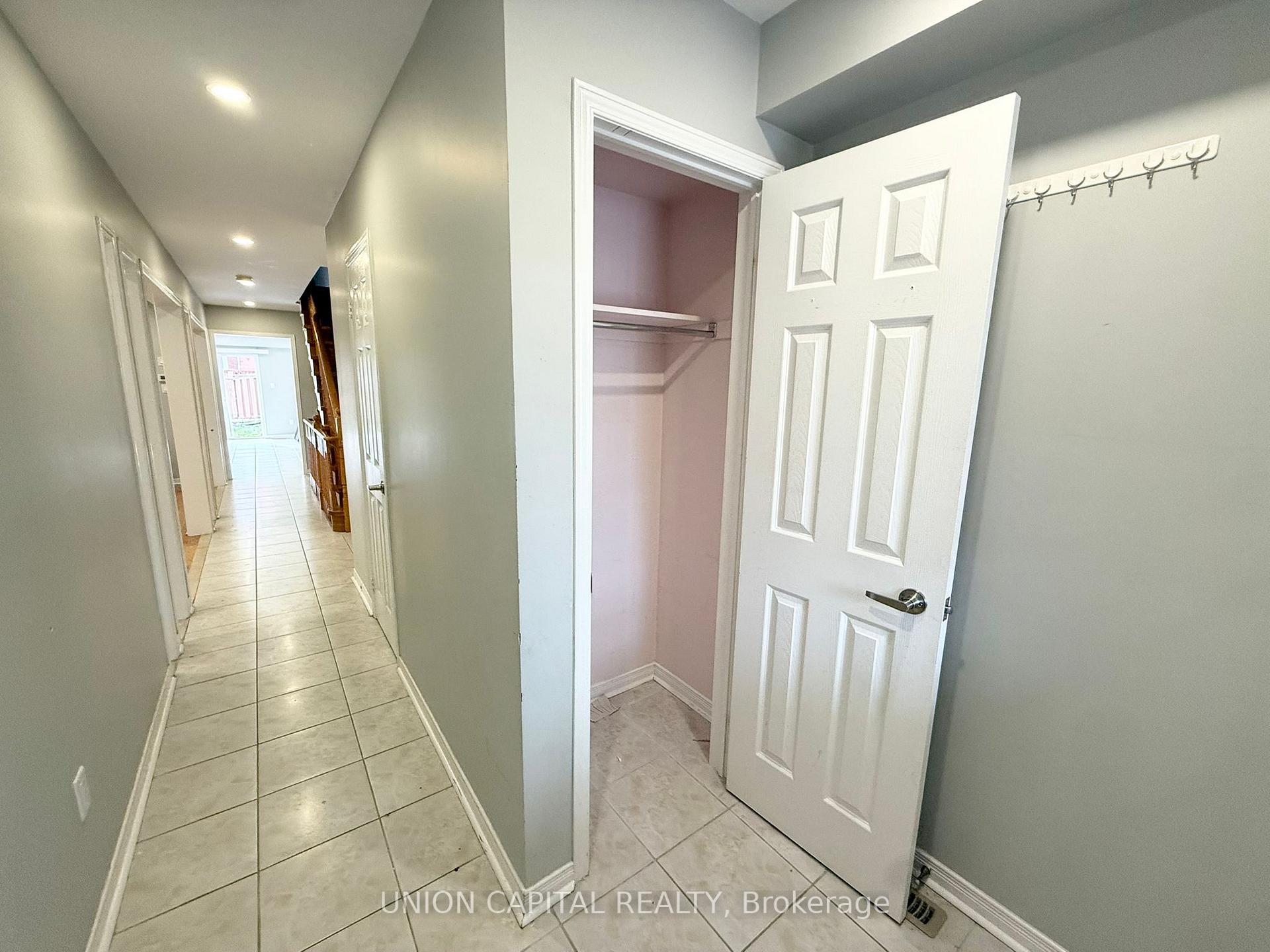 Photo 3 of 92 Guinevere Road, Markham, Cedarwood — HOMEH