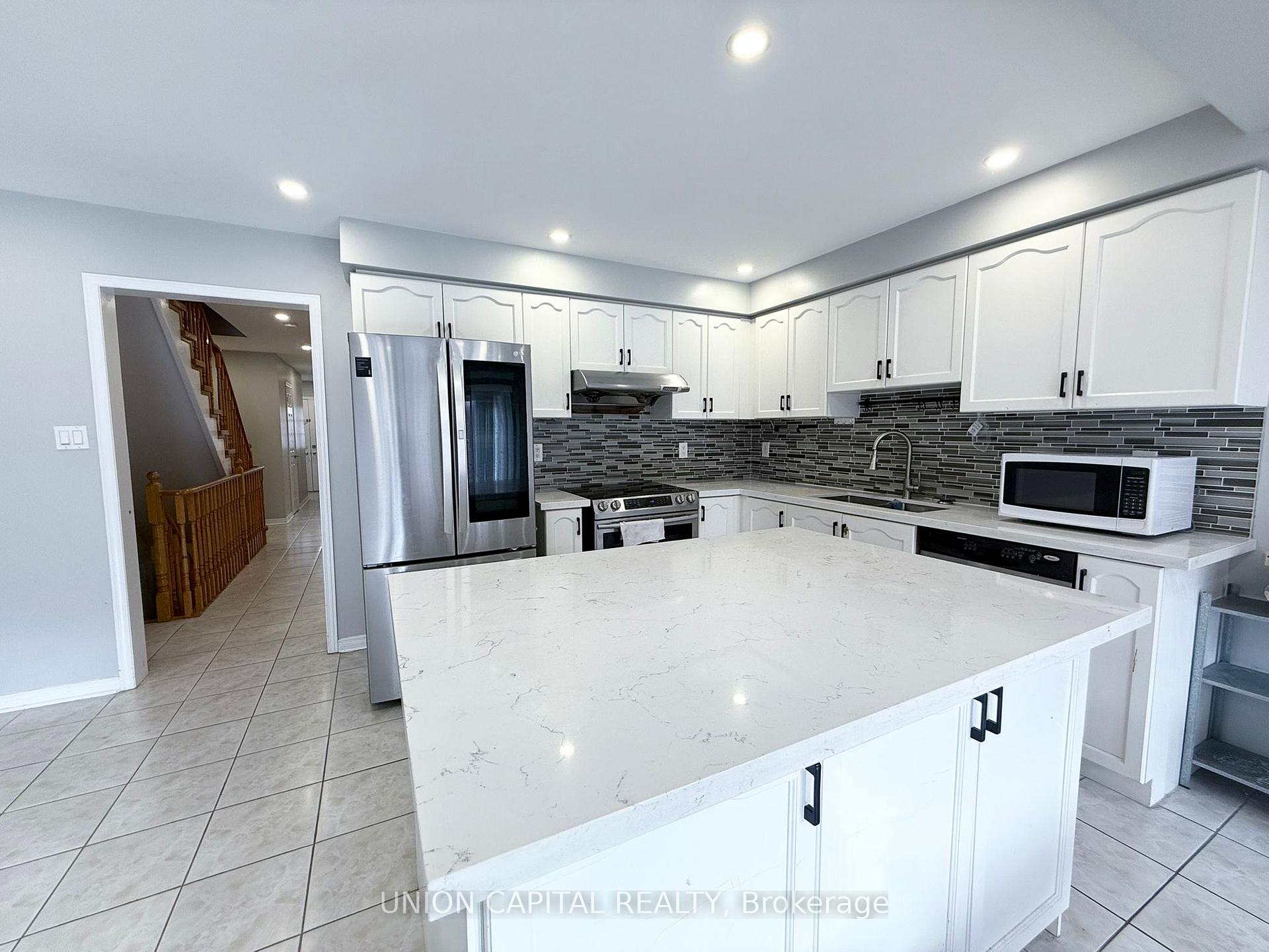 Photo 8 of 92 Guinevere Road, Markham, Cedarwood — HOMEH