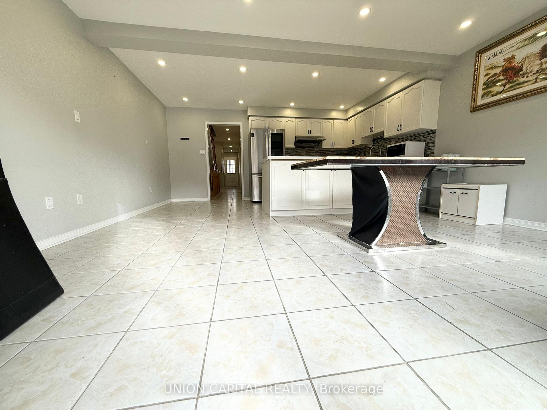 Photo 9 of 92 Guinevere Road, Markham, Cedarwood — HOMEH