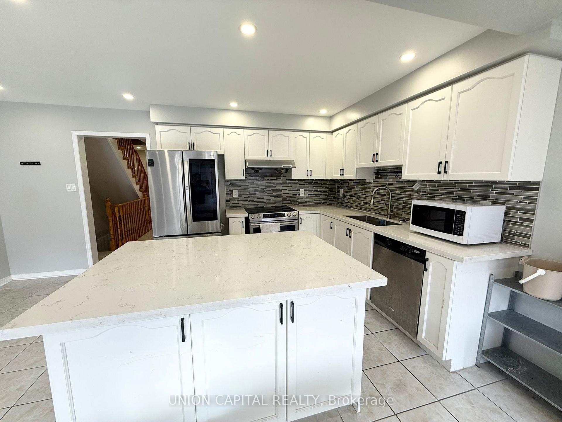 Photo 11 of 92 Guinevere Road, Markham, Cedarwood — HOMEH
