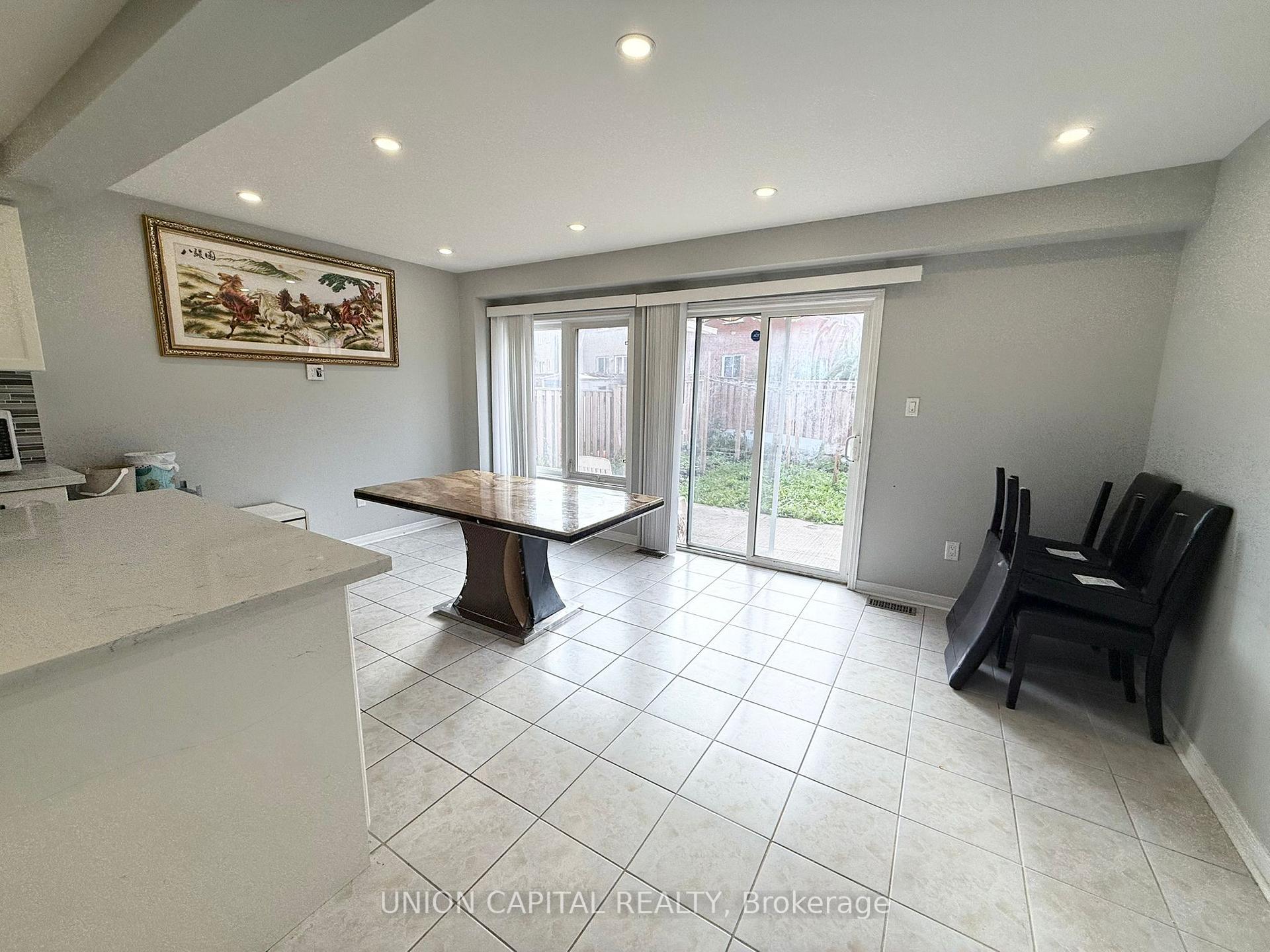 Photo 12 of 92 Guinevere Road, Markham, Cedarwood — HOMEH