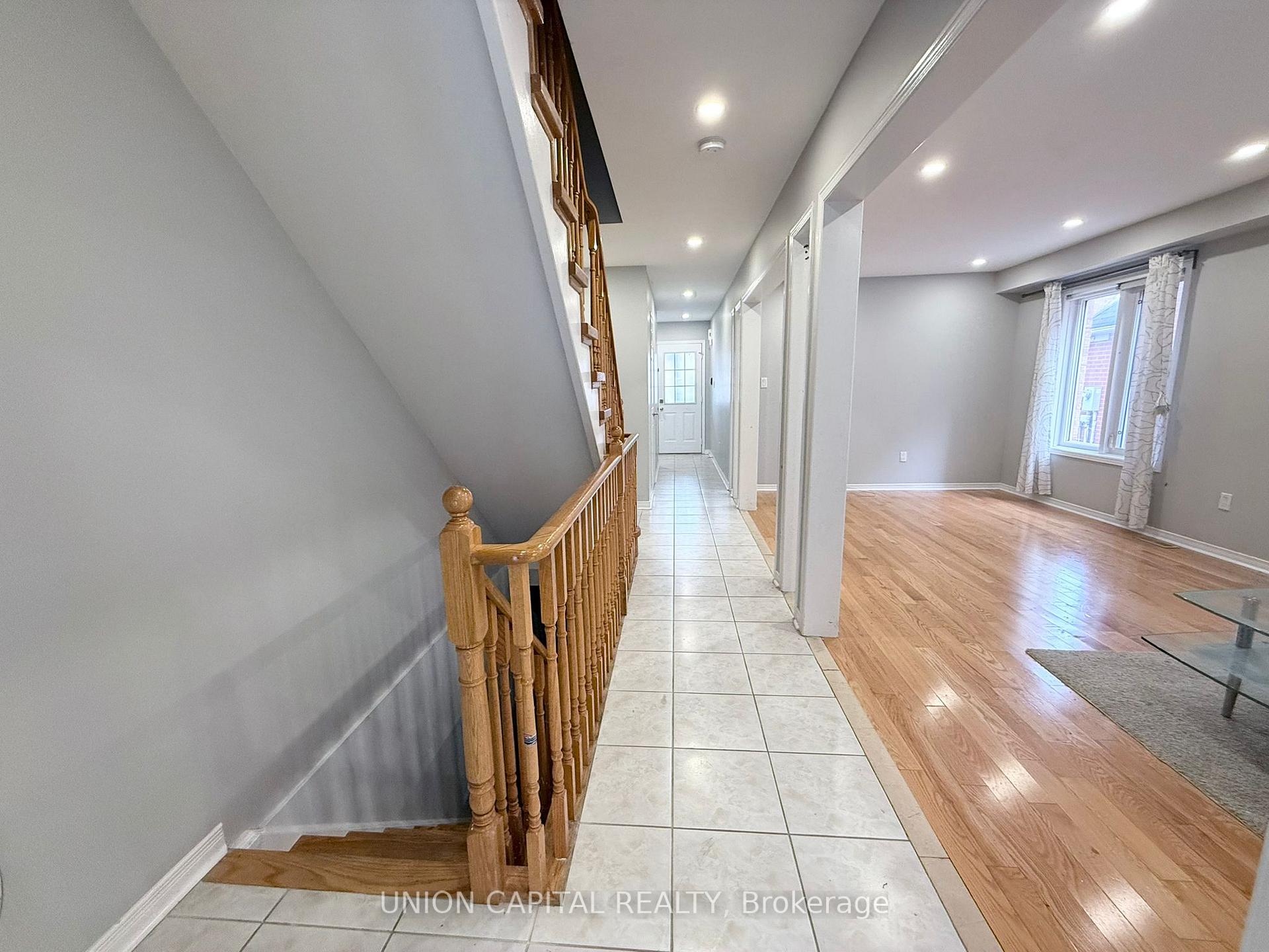 Photo 14 of 92 Guinevere Road, Markham, Cedarwood — HOMEH