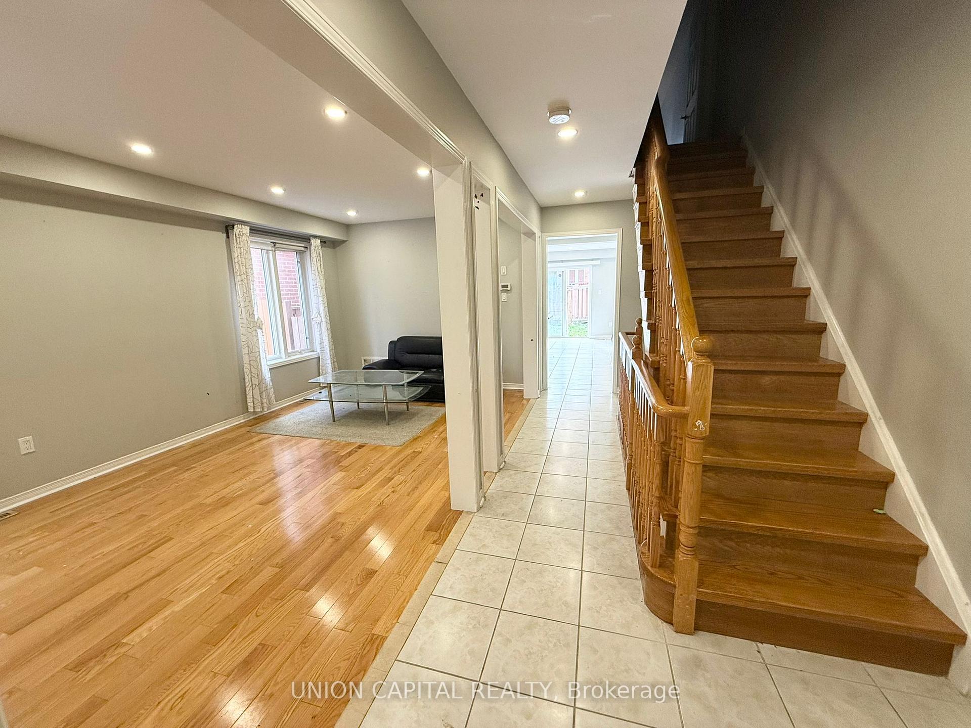 Photo 23 of 92 Guinevere Road, Markham, Cedarwood — HOMEH