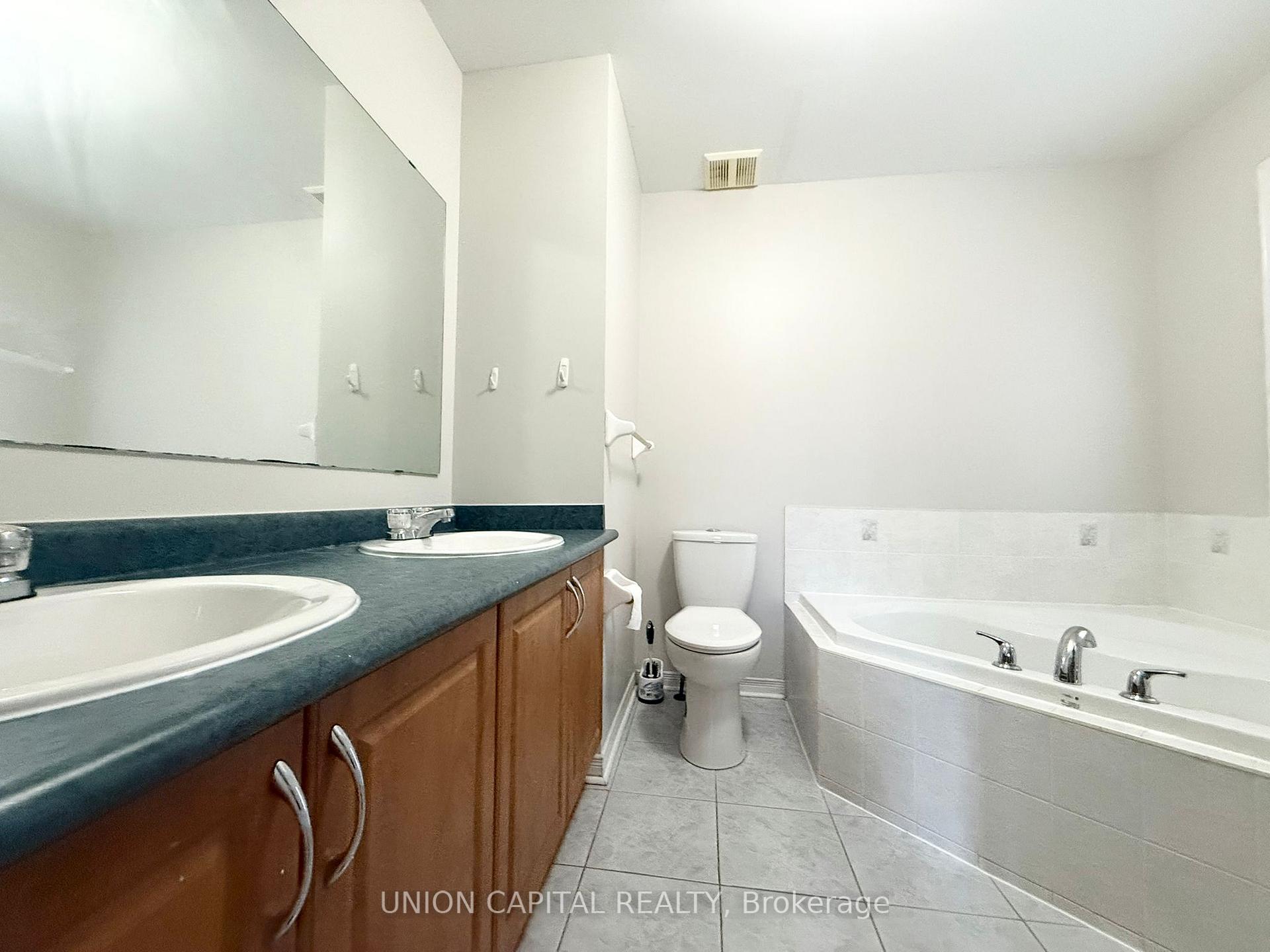 Photo 24 of 92 Guinevere Road, Markham, Cedarwood — HOMEH