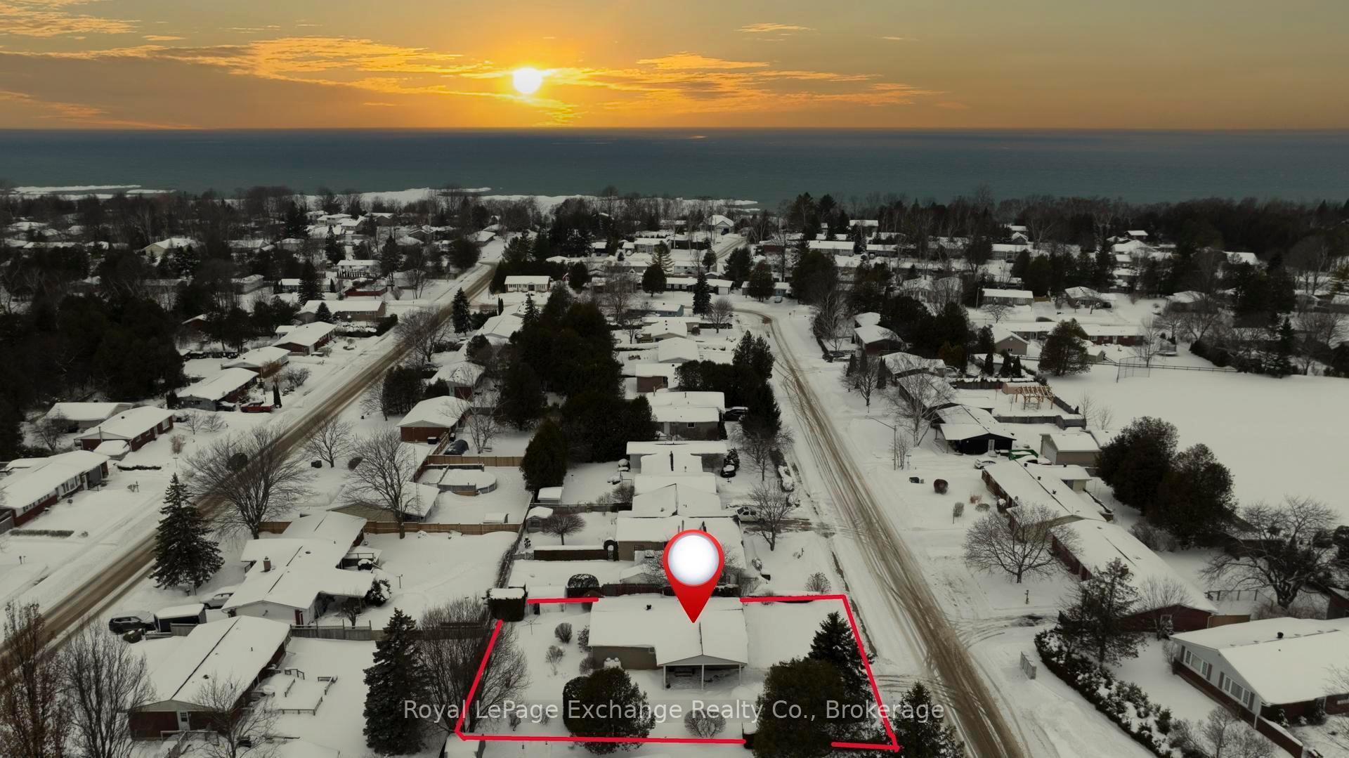 Photo 3 of 13 Inverlyn Crescent N, Kincardine — HOMEH