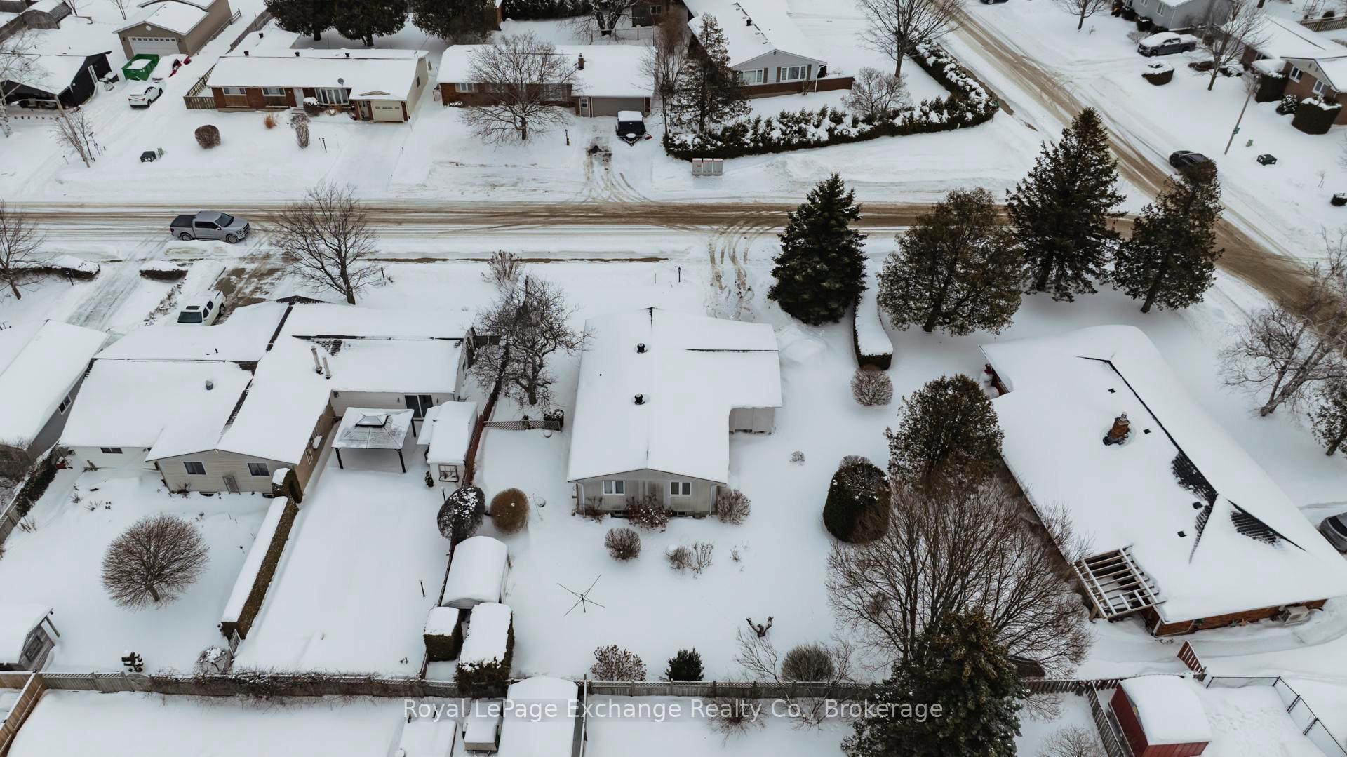 Photo 4 of 13 Inverlyn Crescent N, Kincardine — HOMEH