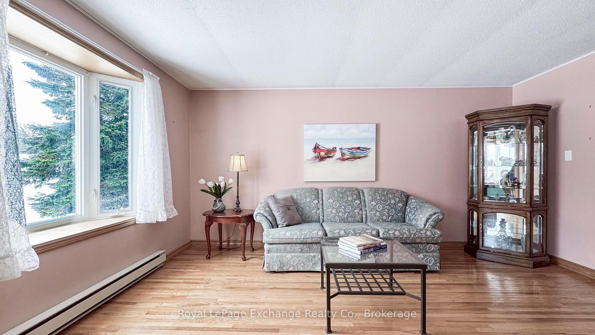 Photo 7 of 13 Inverlyn Crescent N, Kincardine — HOMEH