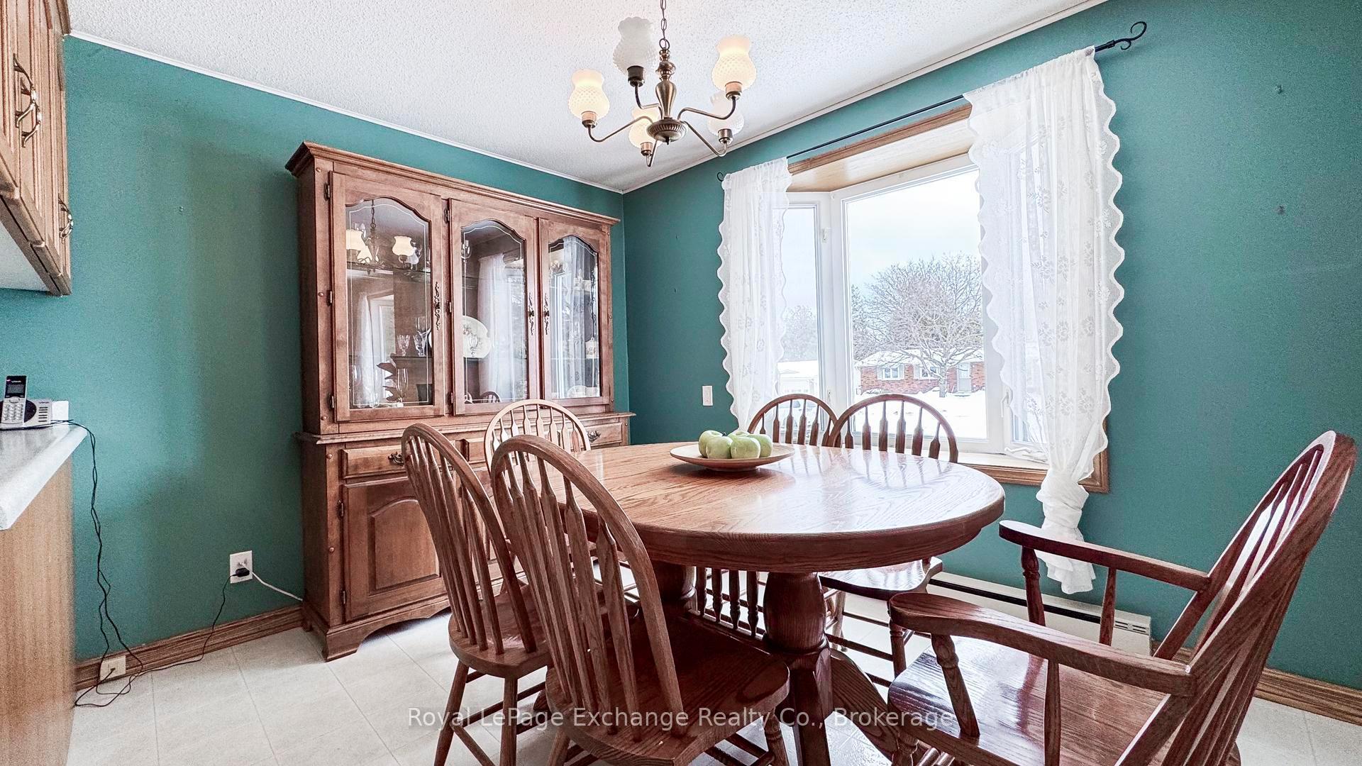 Photo 11 of 13 Inverlyn Crescent N, Kincardine — HOMEH