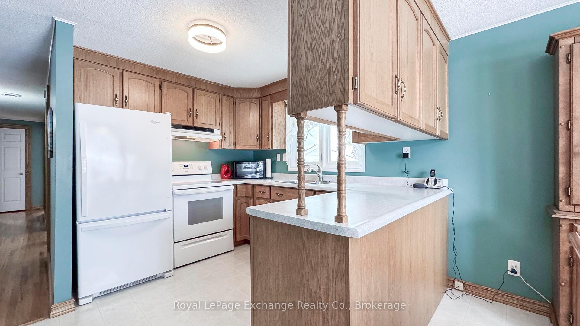 Photo 12 of 13 Inverlyn Crescent N, Kincardine — HOMEH