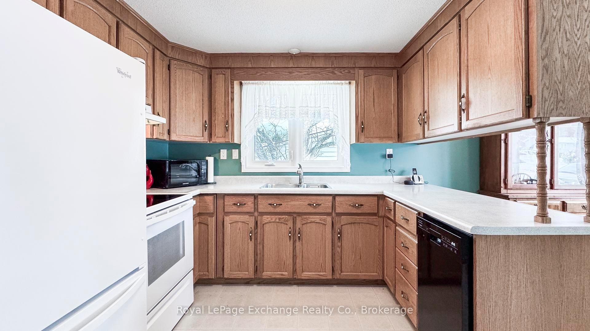 Photo 13 of 13 Inverlyn Crescent N, Kincardine — HOMEH