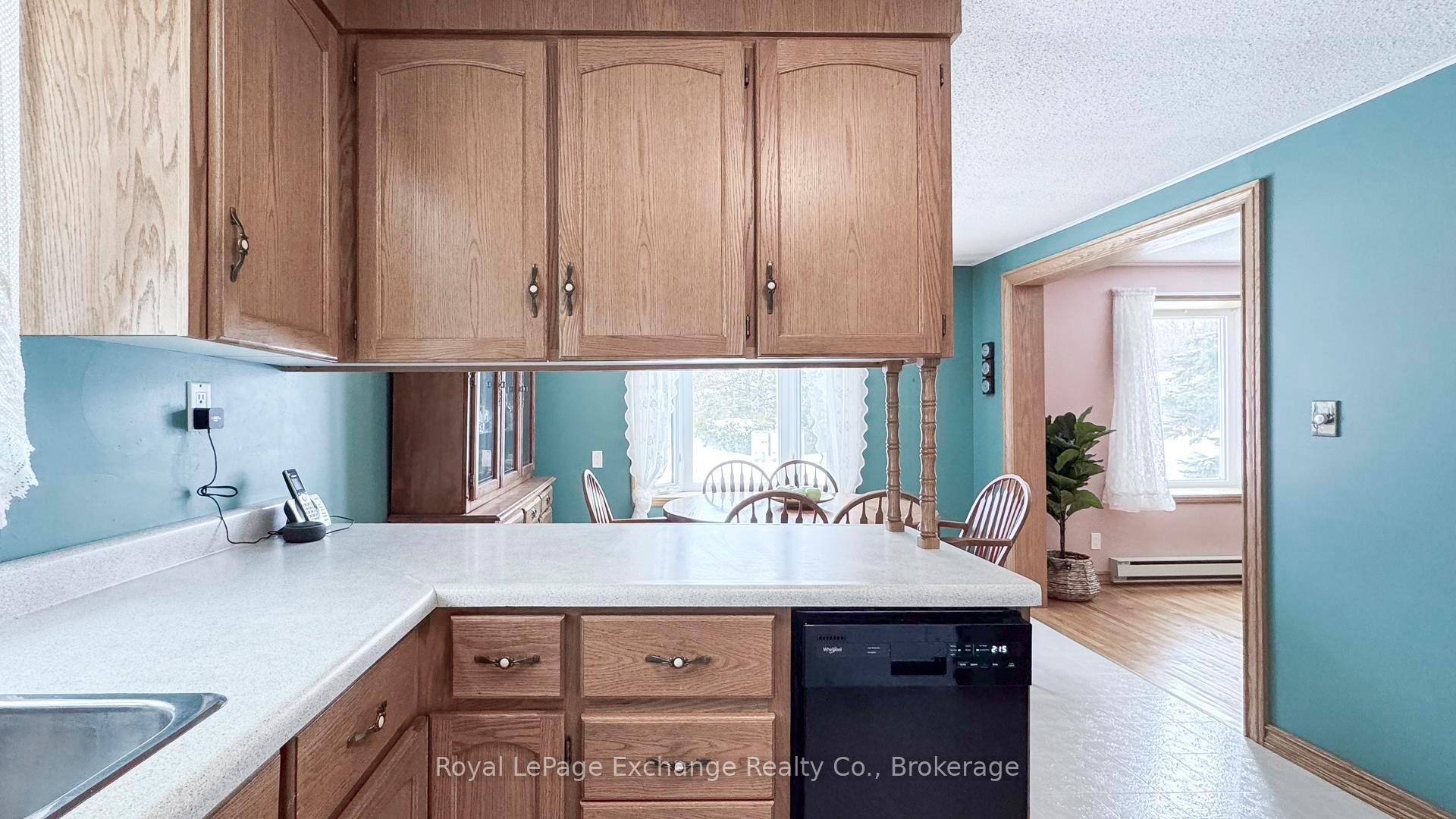 Photo 15 of 13 Inverlyn Crescent N, Kincardine — HOMEH
