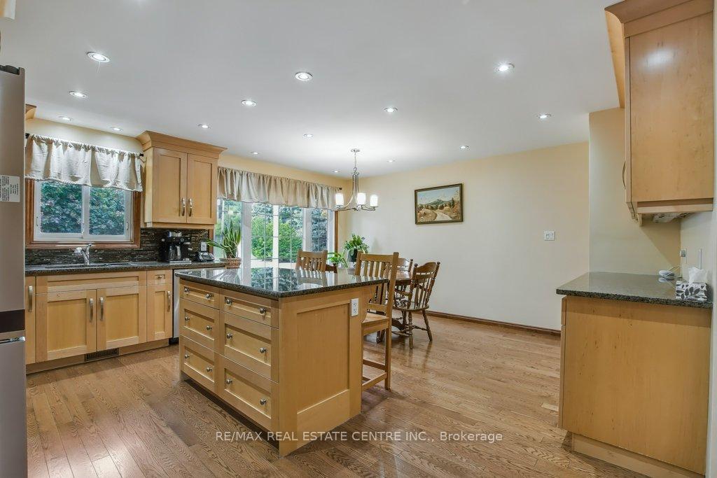 Photo 4 of 28 Meadow Crescent, Kitchener — HOMEH
